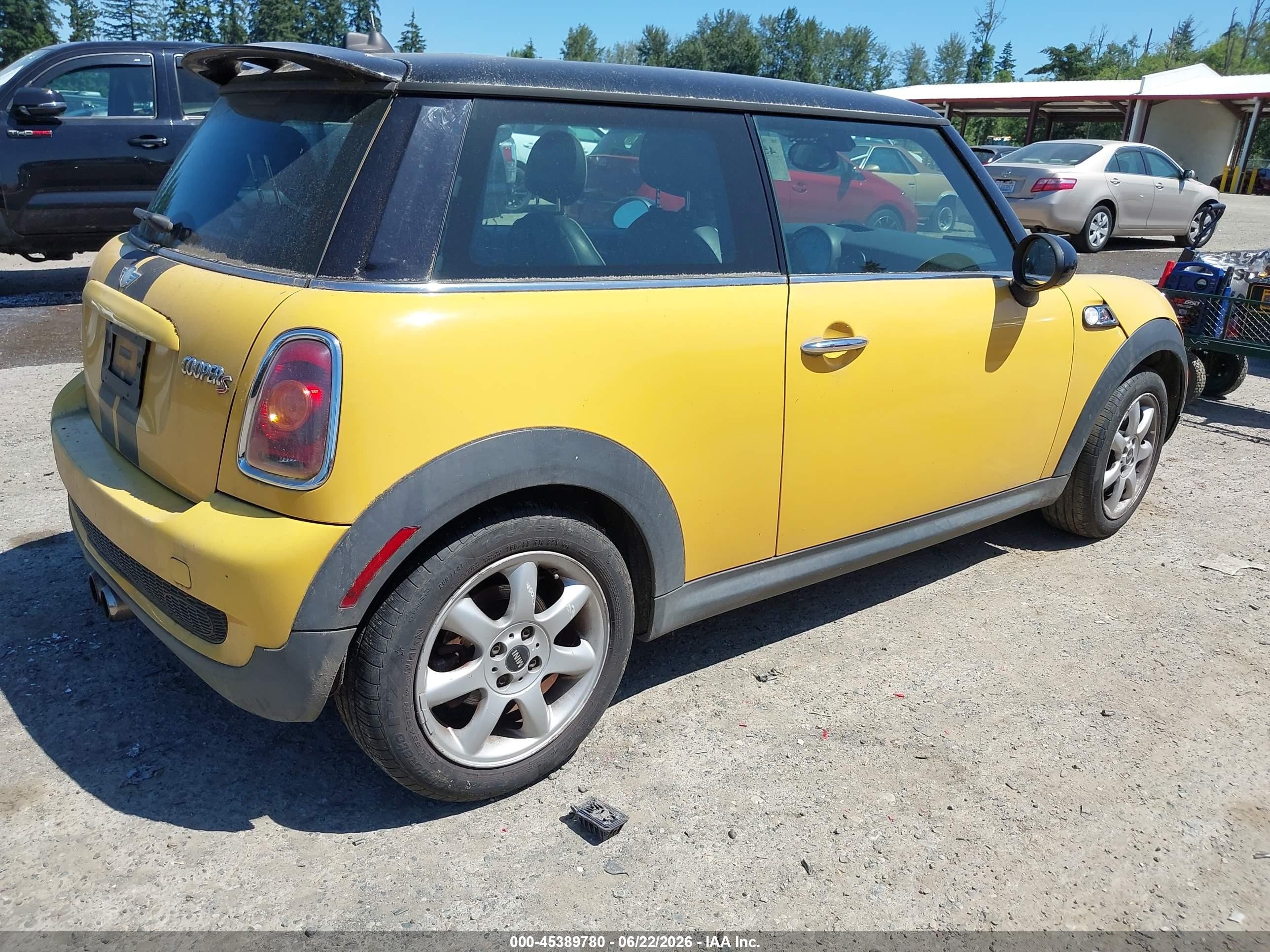 2008 Mini Cooper S   Yellow vin: WMWMF73528TV33166