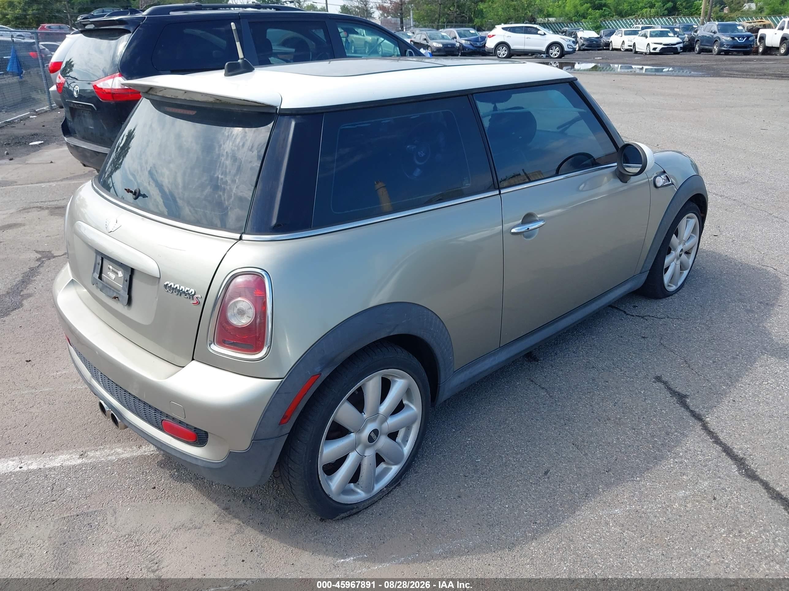 2007 Mini Cooper S   Green vin: WMWMF73537TL90517