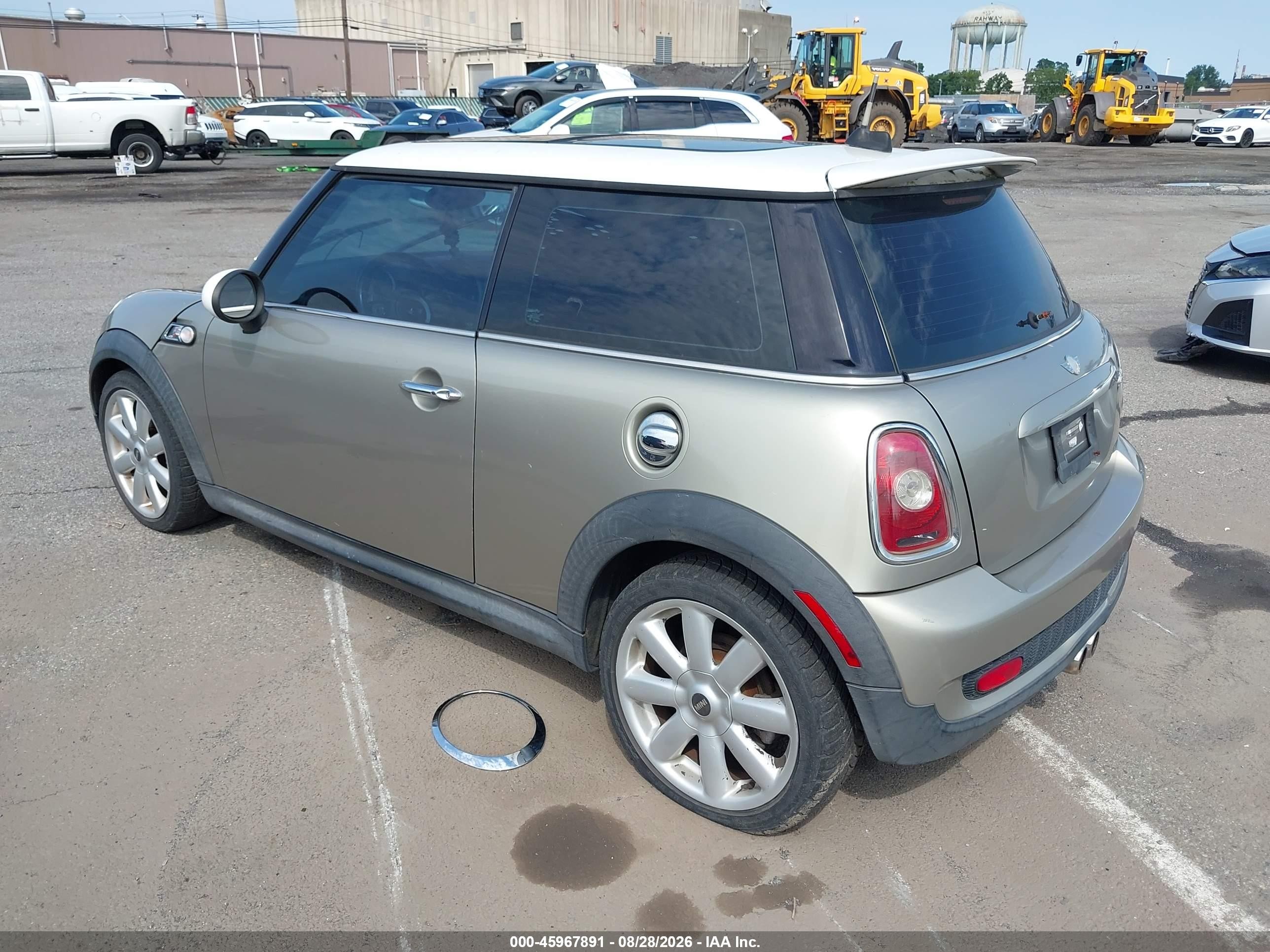 2007 Mini Cooper S   Green vin: WMWMF73537TL90517