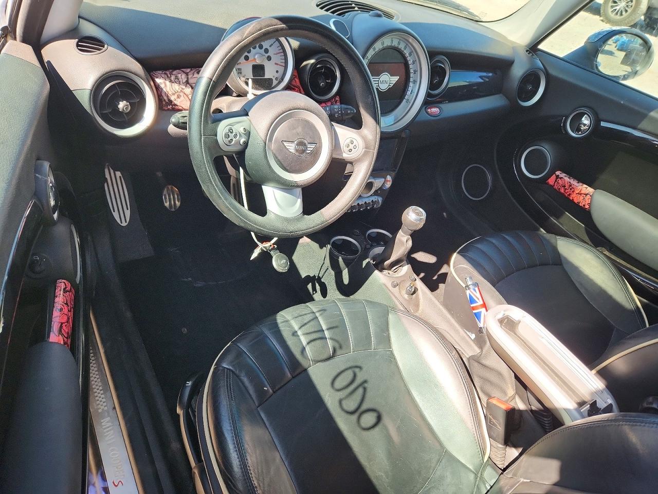 2007 Mini Cooper S Beige vin: WMWMF73537TT84037