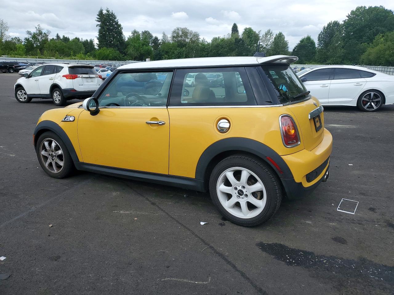 2008 Mini Cooper S Yellow vin: WMWMF73538TV36299