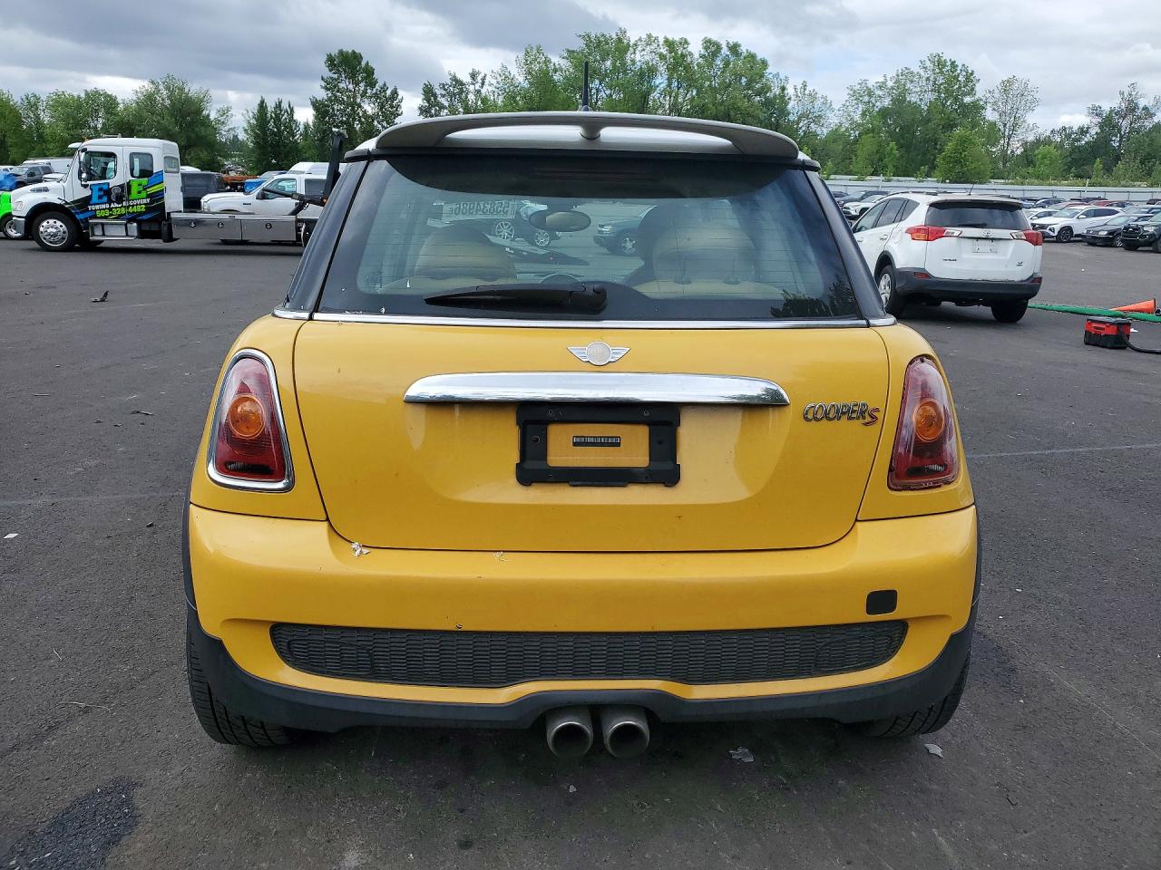 2008 Mini Cooper S Yellow vin: WMWMF73538TV36299