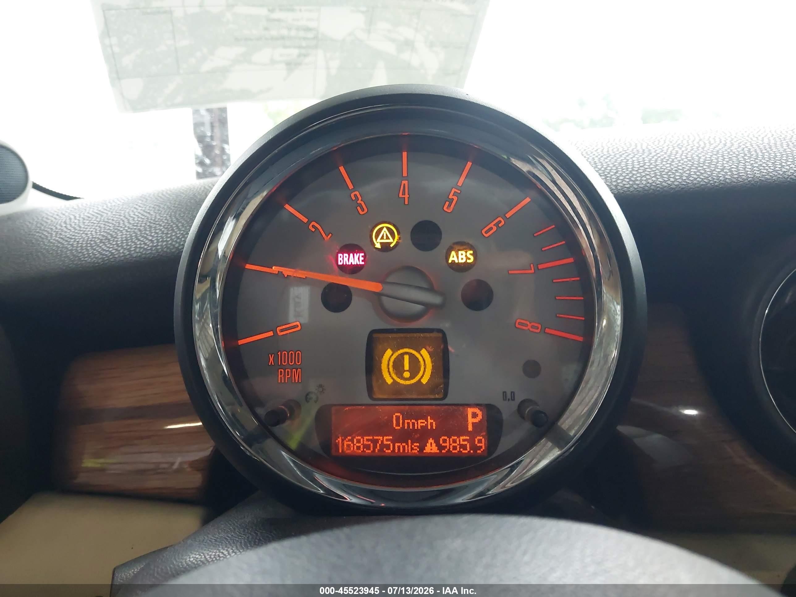 2008 Mini Cooper S   Red vin: WMWMF73538TV39025