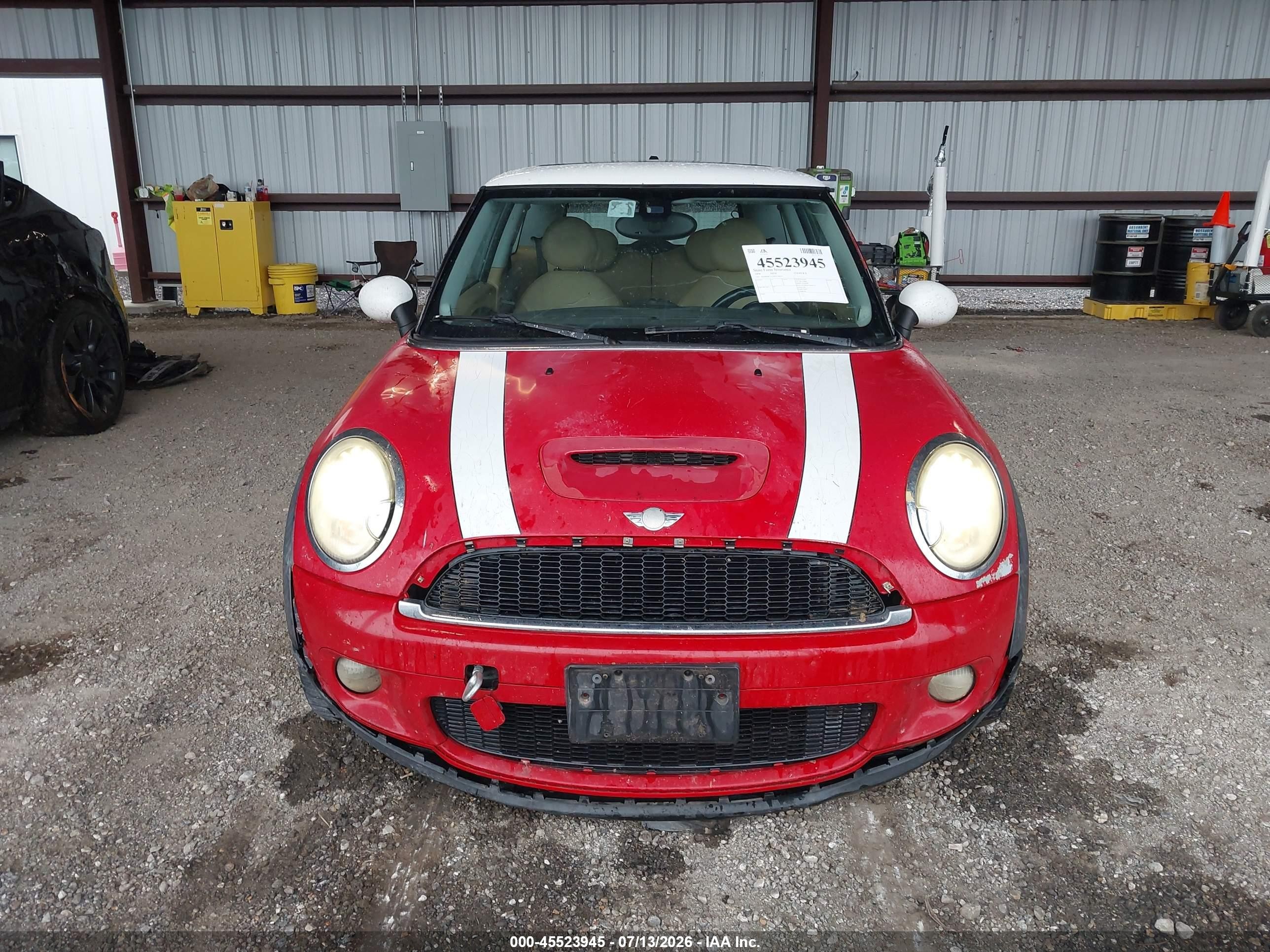 2008 Mini Cooper S   Red vin: WMWMF73538TV39025