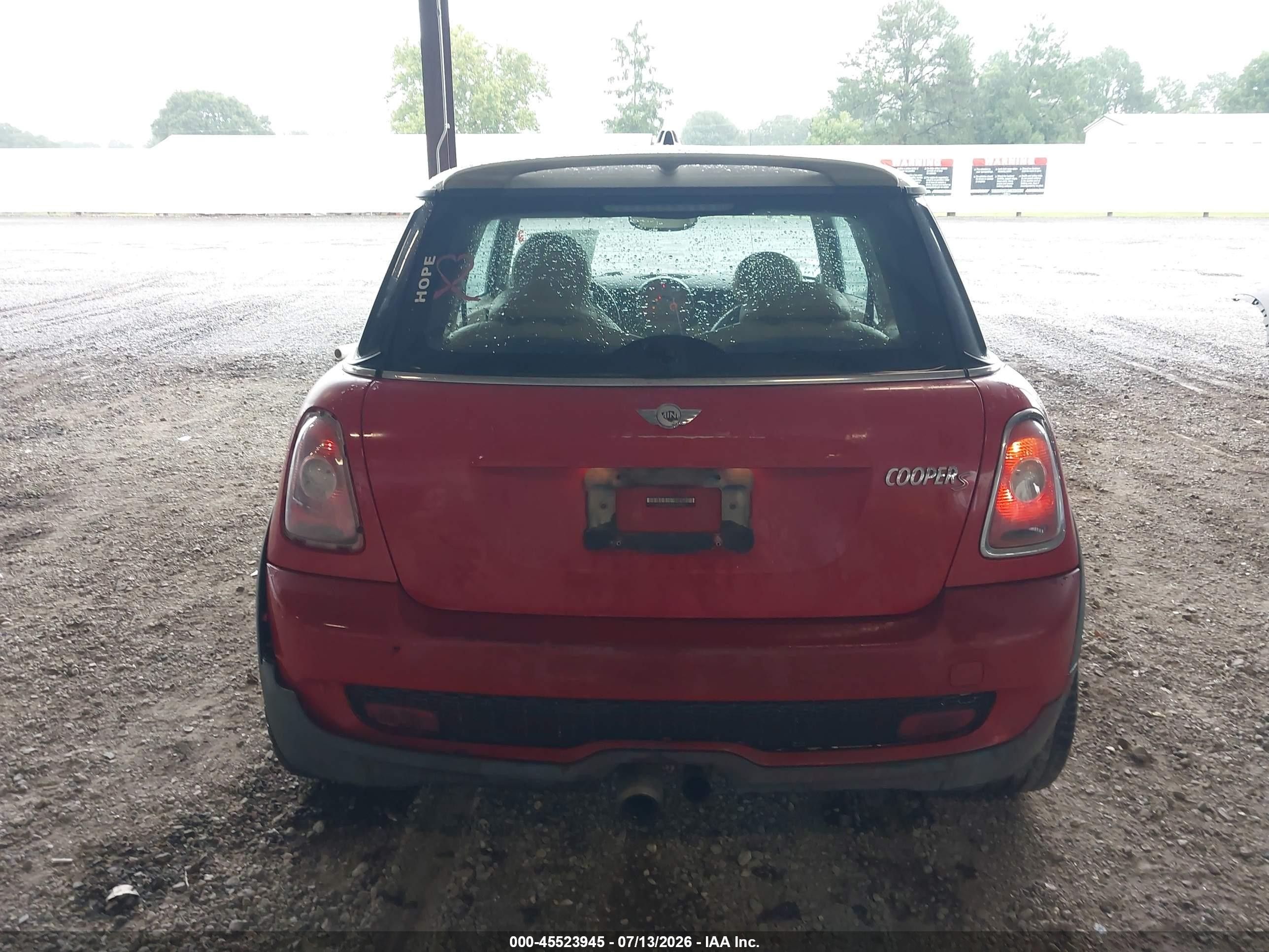 2008 Mini Cooper S   Red vin: WMWMF73538TV39025
