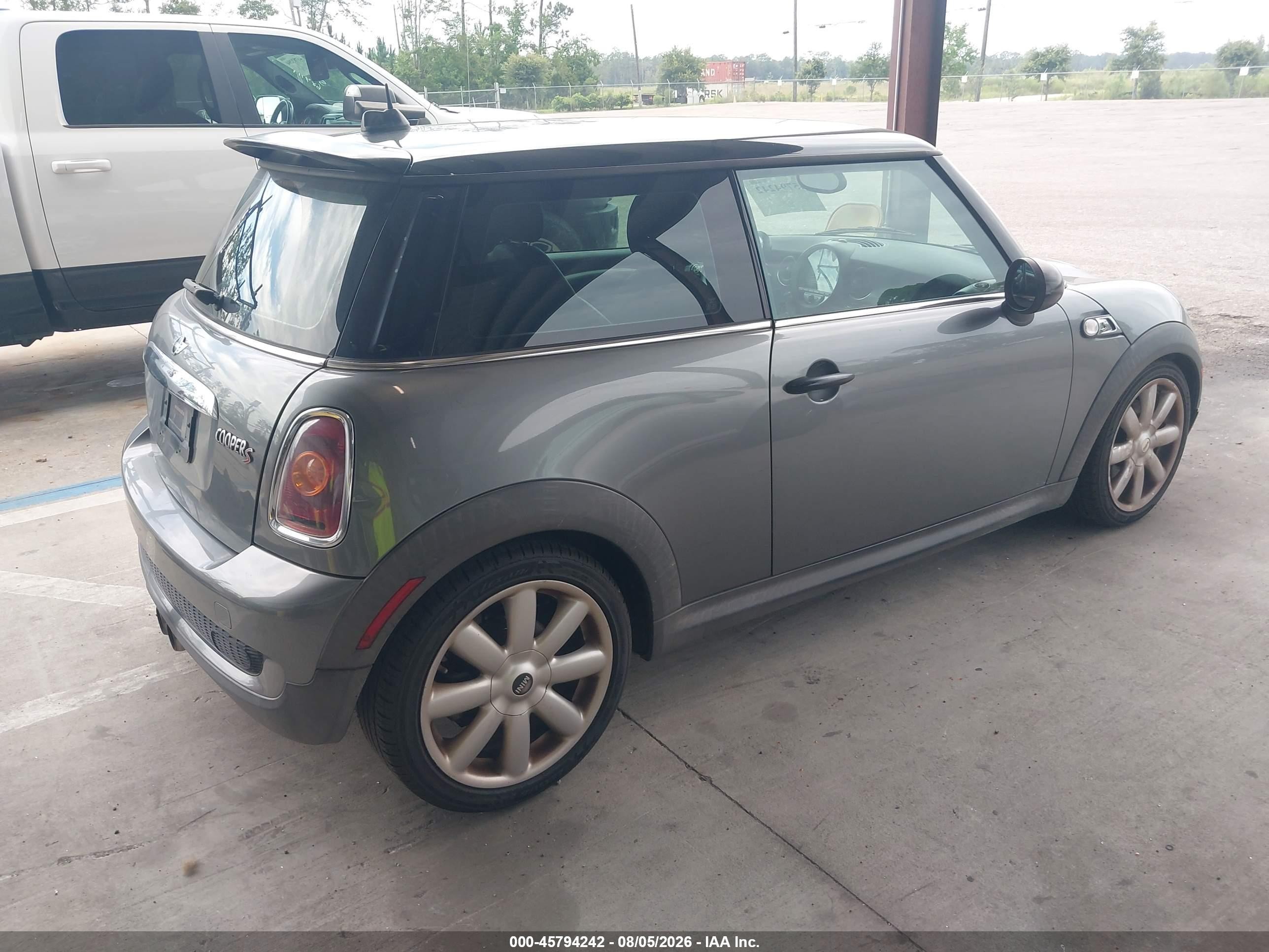 2007 Mini Cooper S   Gray vin: WMWMF73547TV31479