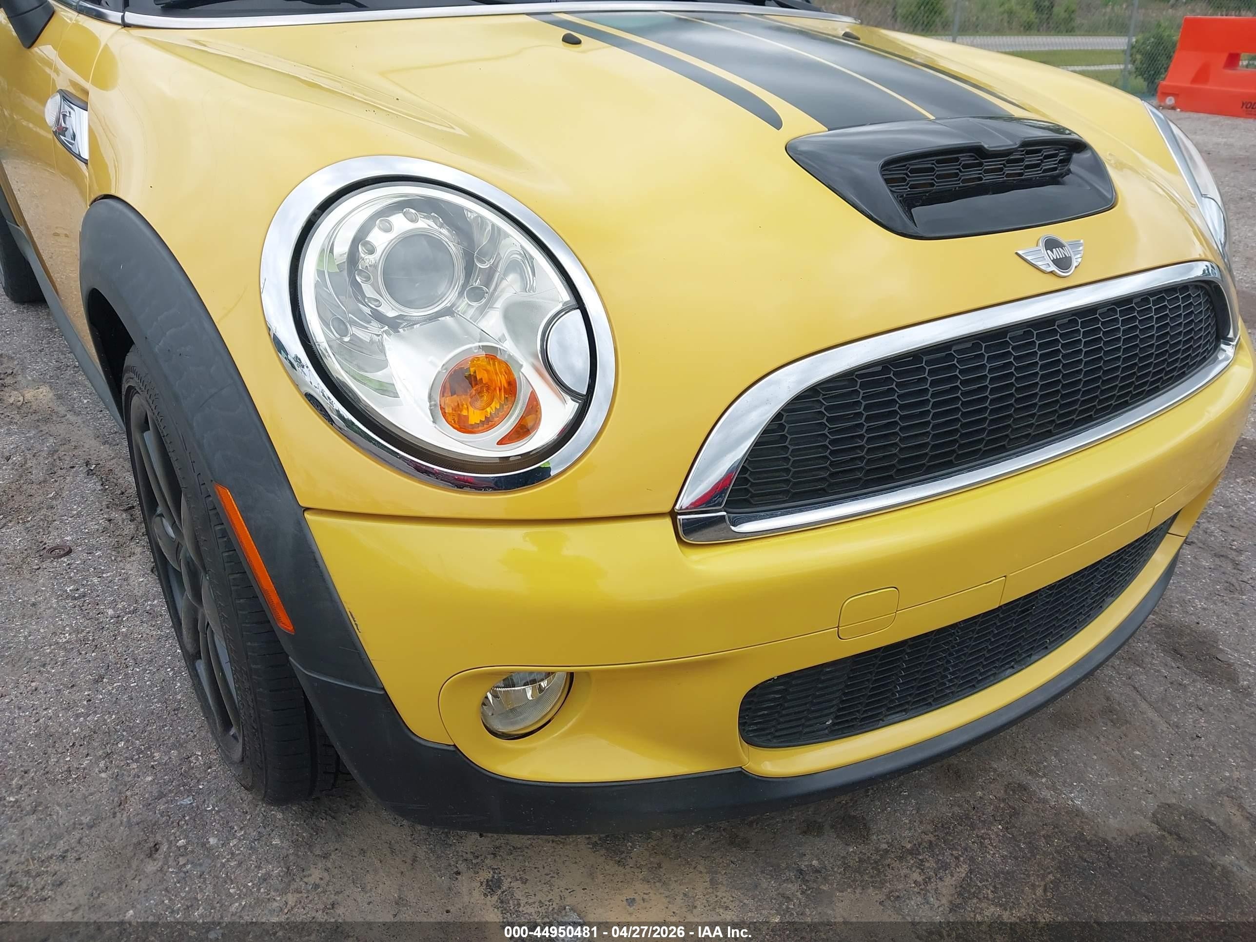 2007 Mini Cooper S   Yellow vin: WMWMF73557TL88560