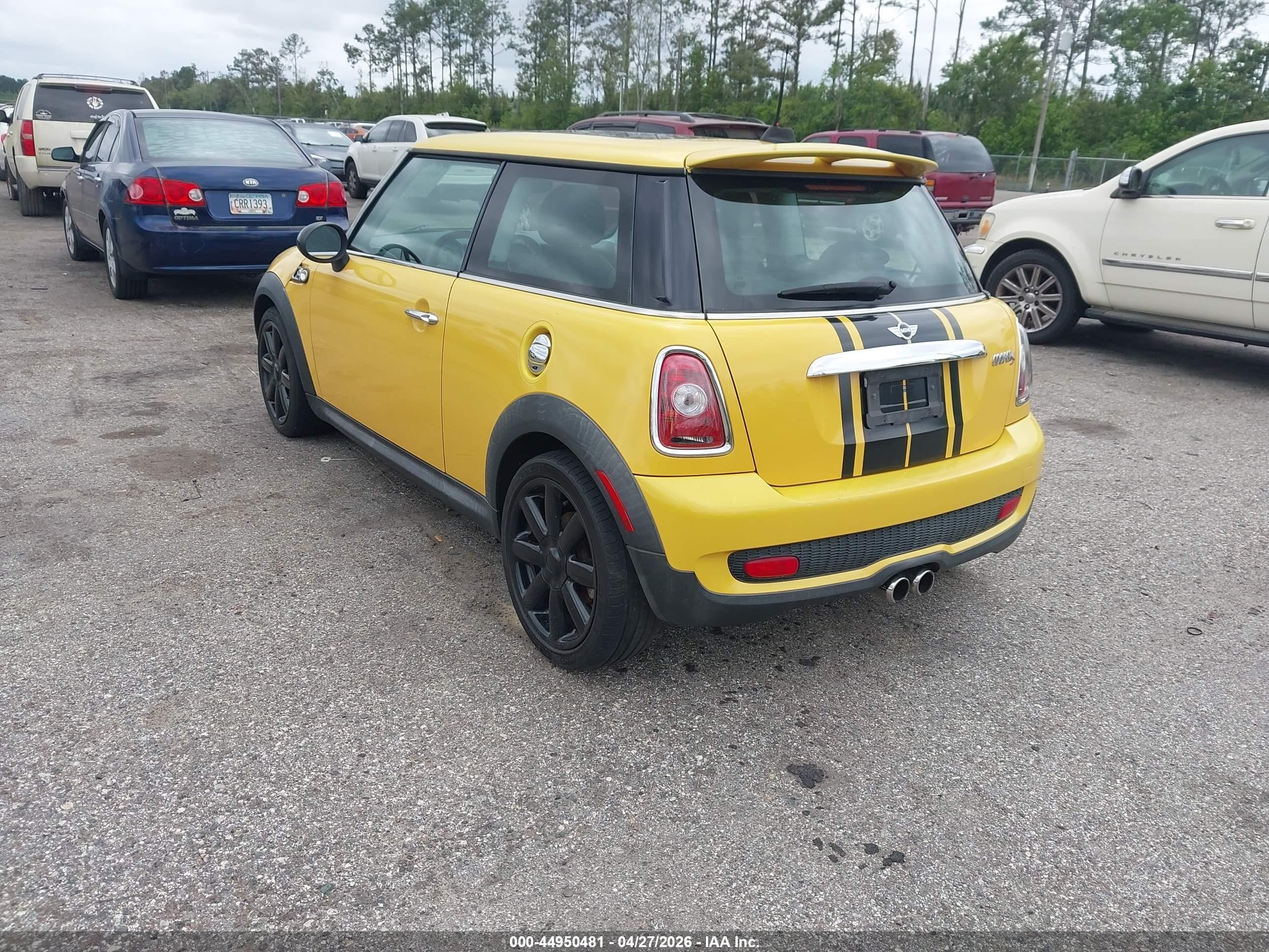2007 Mini Cooper S   Yellow vin: WMWMF73557TL88560
