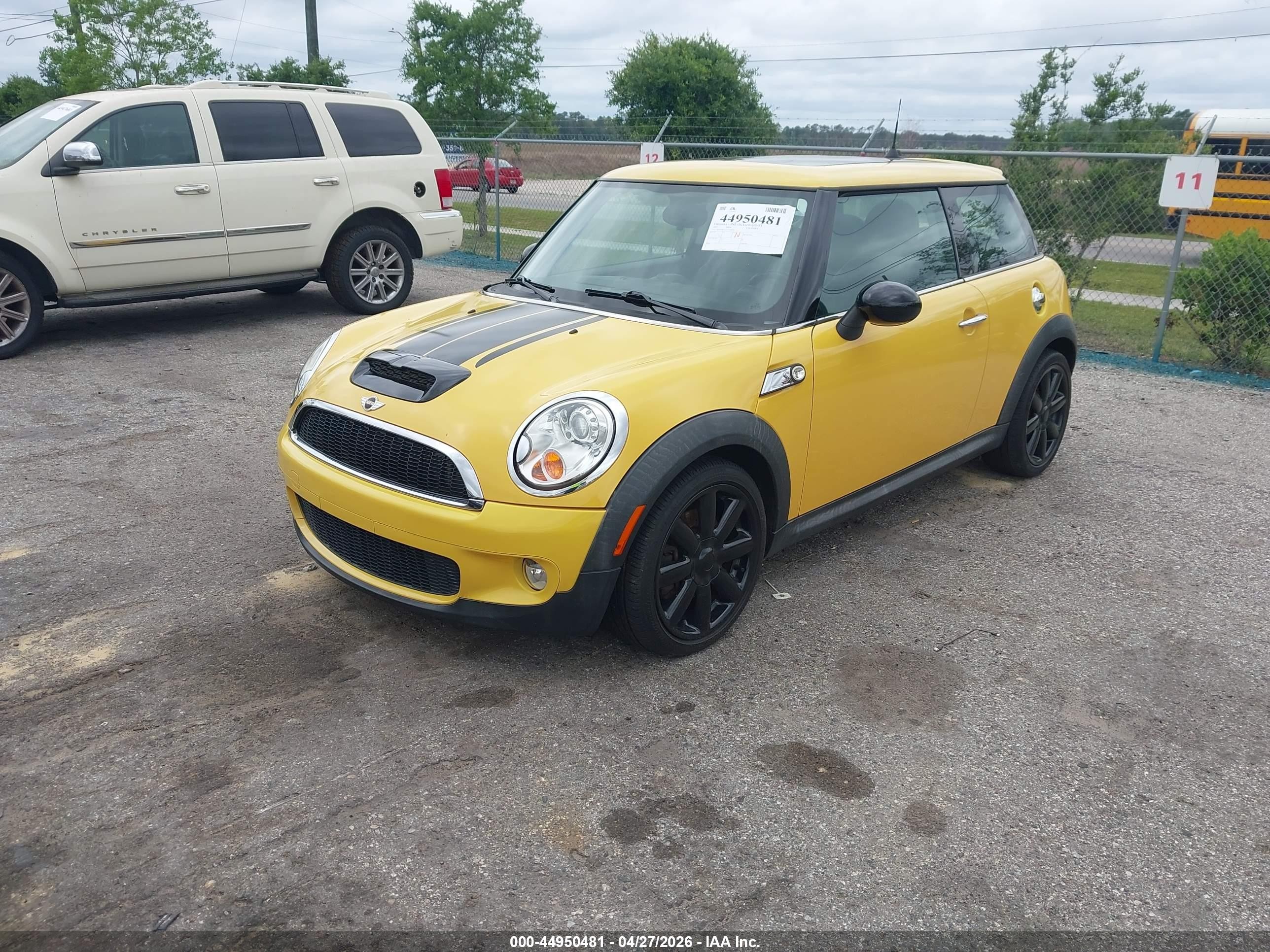 2007 Mini Cooper S   Yellow vin: WMWMF73557TL88560
