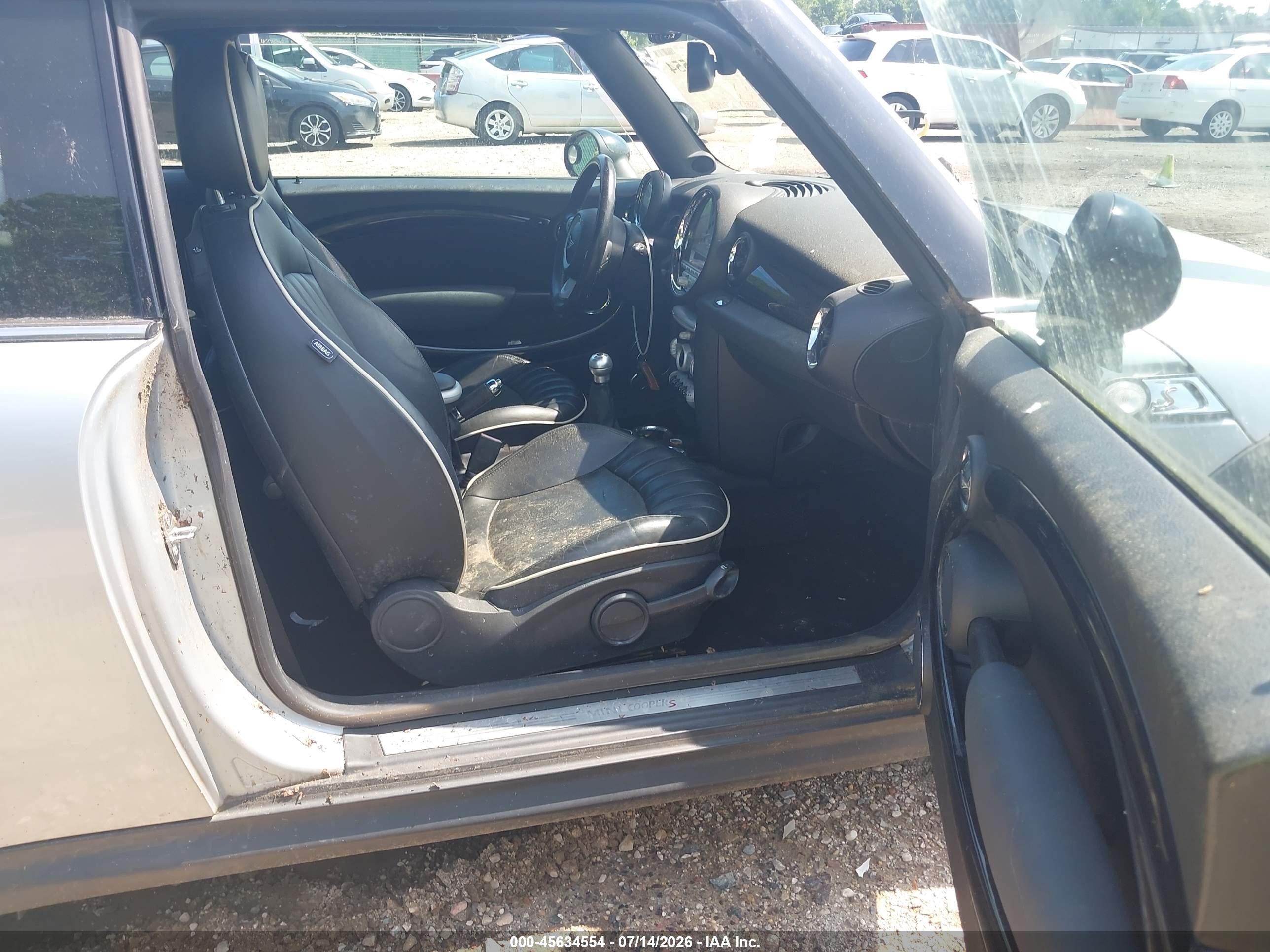 2007 Mini Cooper S   Silver vin: WMWMF73557TT81334
