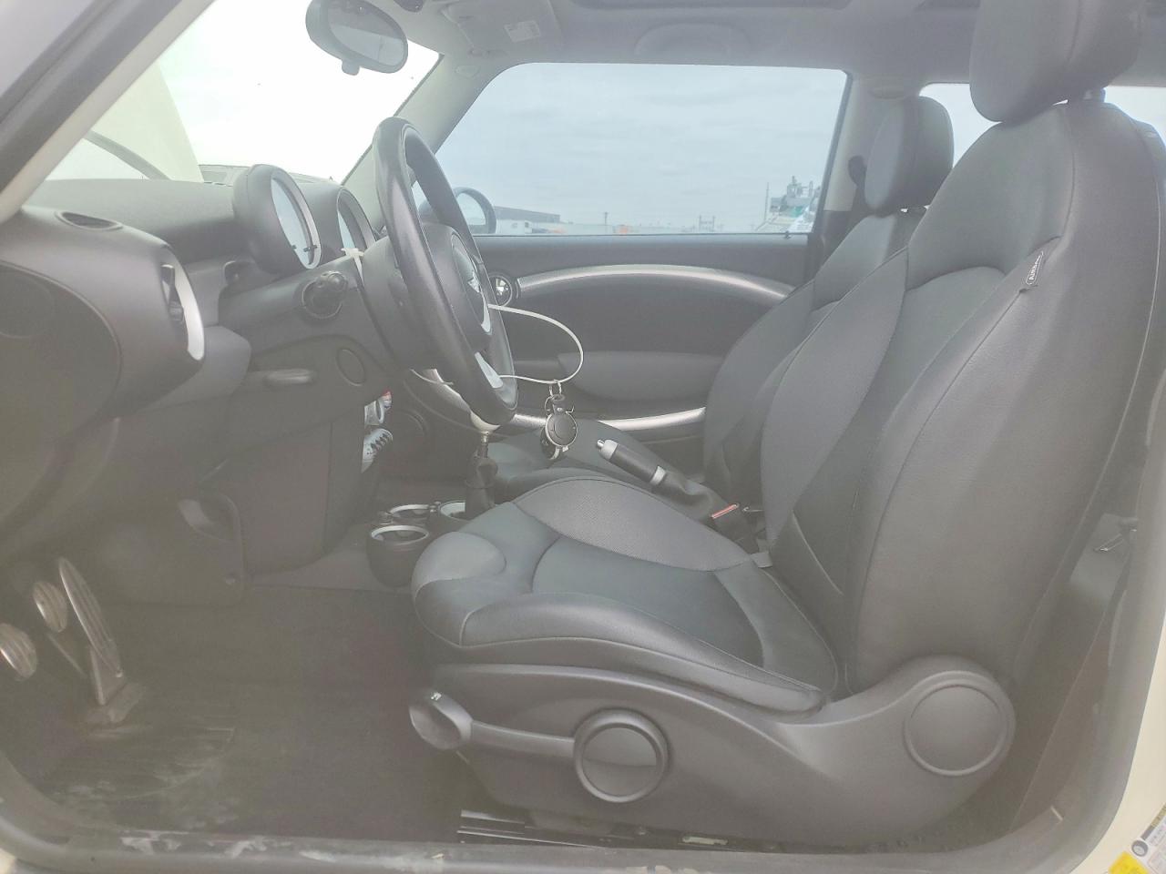 2008 Mini Cooper S Cream vin: WMWMF73558TT90049