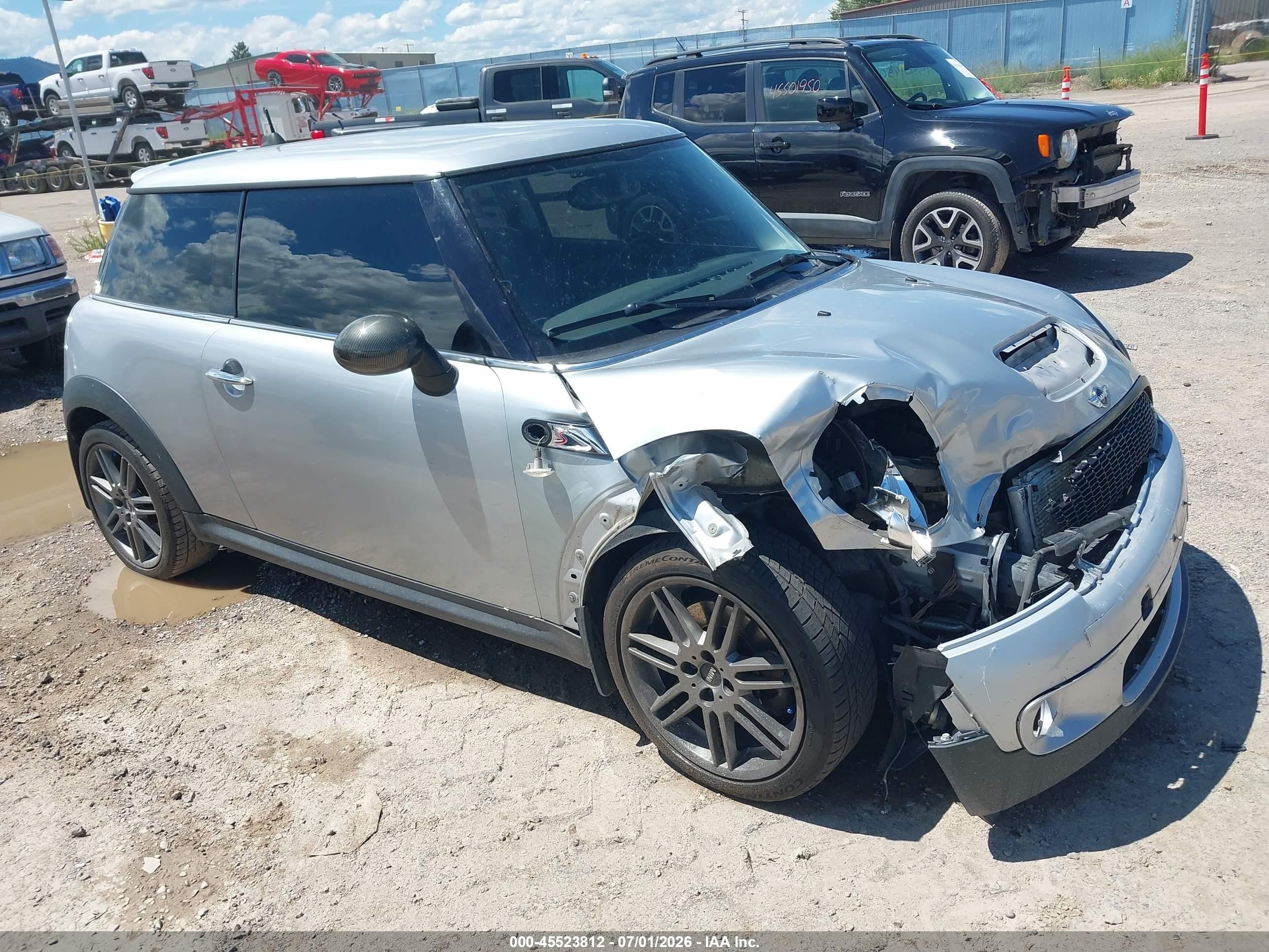 2009 Mini Cooper S   Серебряный vin: WMWMF73559TT94247