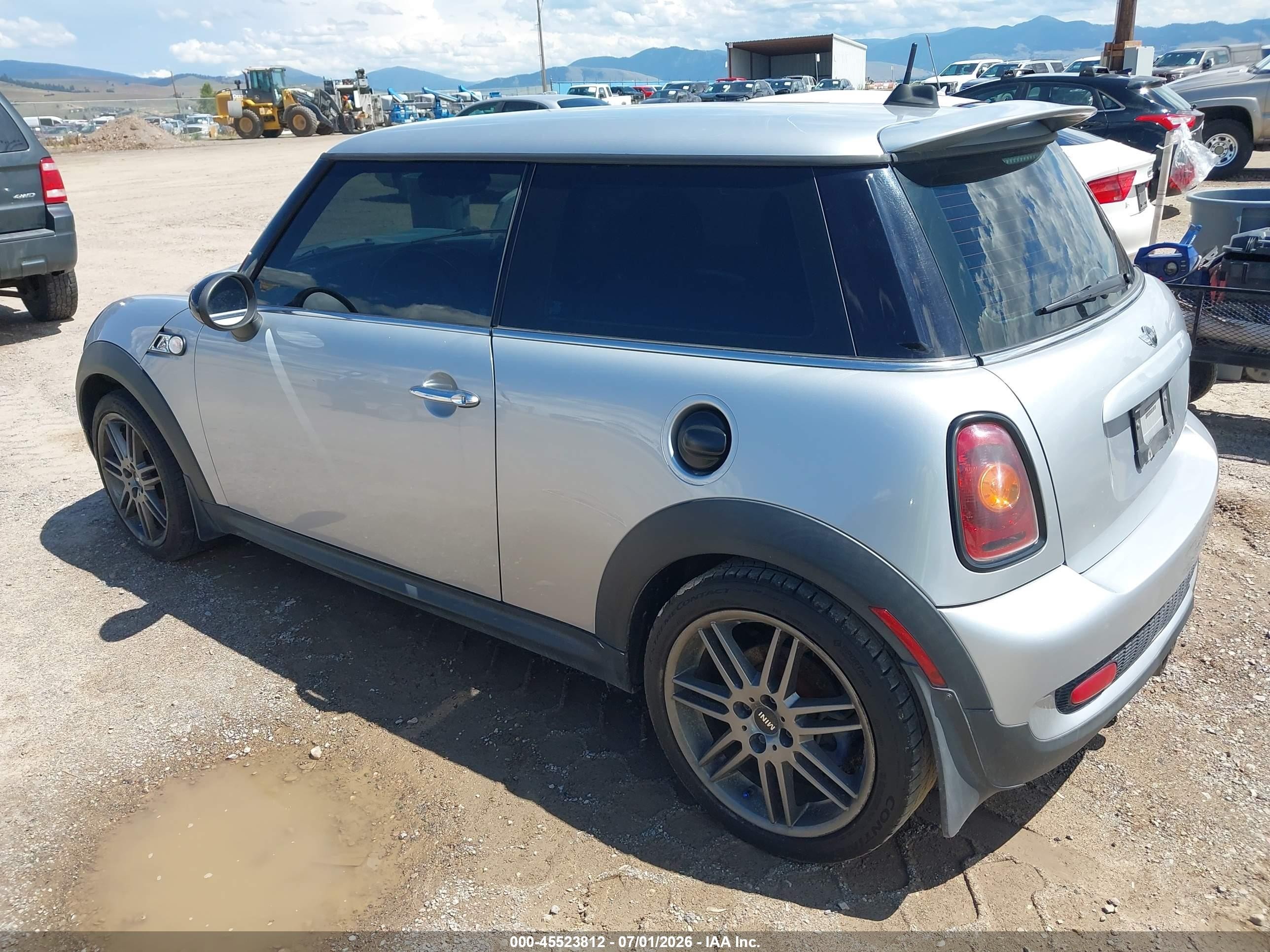 2009 Mini Cooper S   Серебряный vin: WMWMF73559TT94247