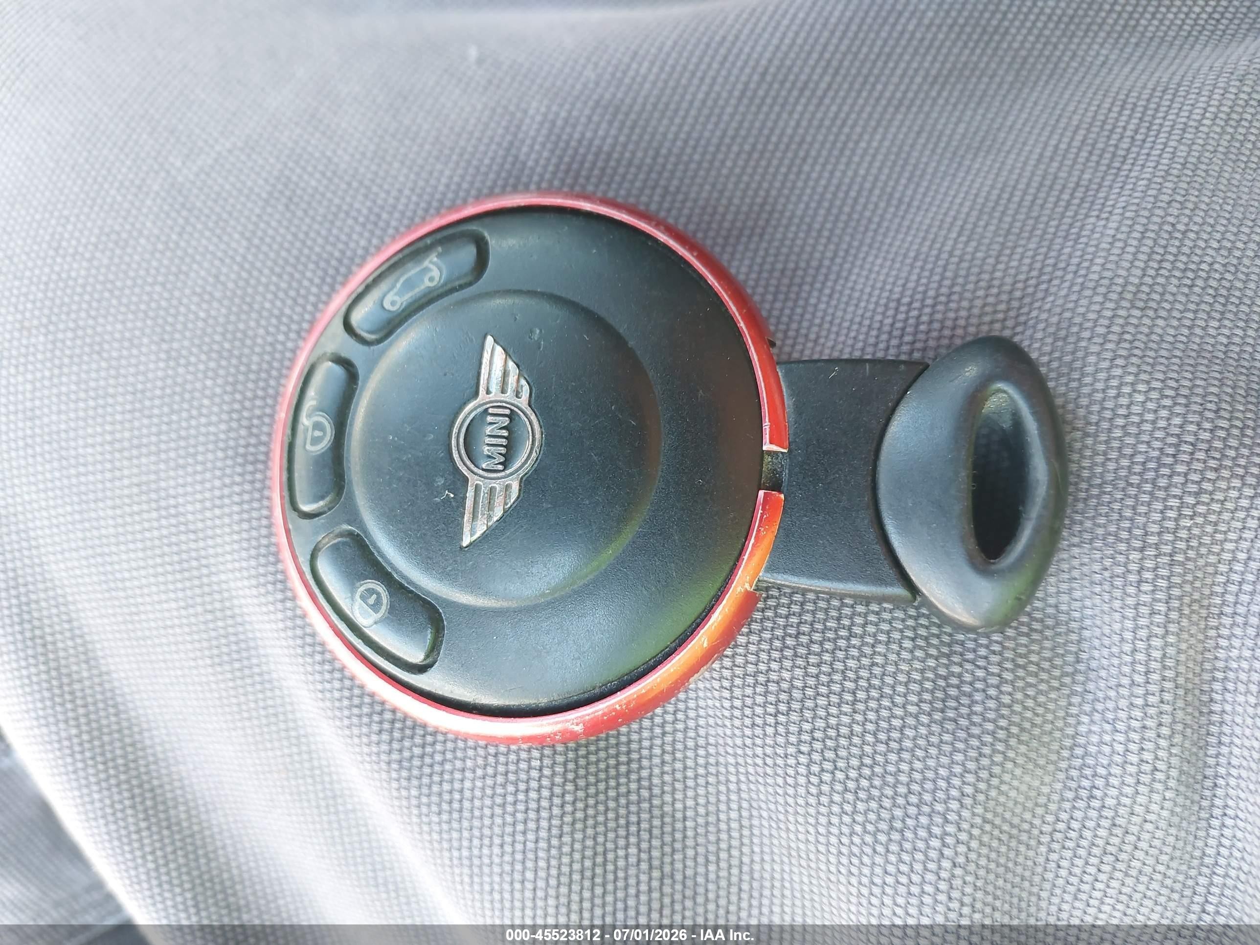 2009 Mini Cooper S   Серебряный vin: WMWMF73559TT94247