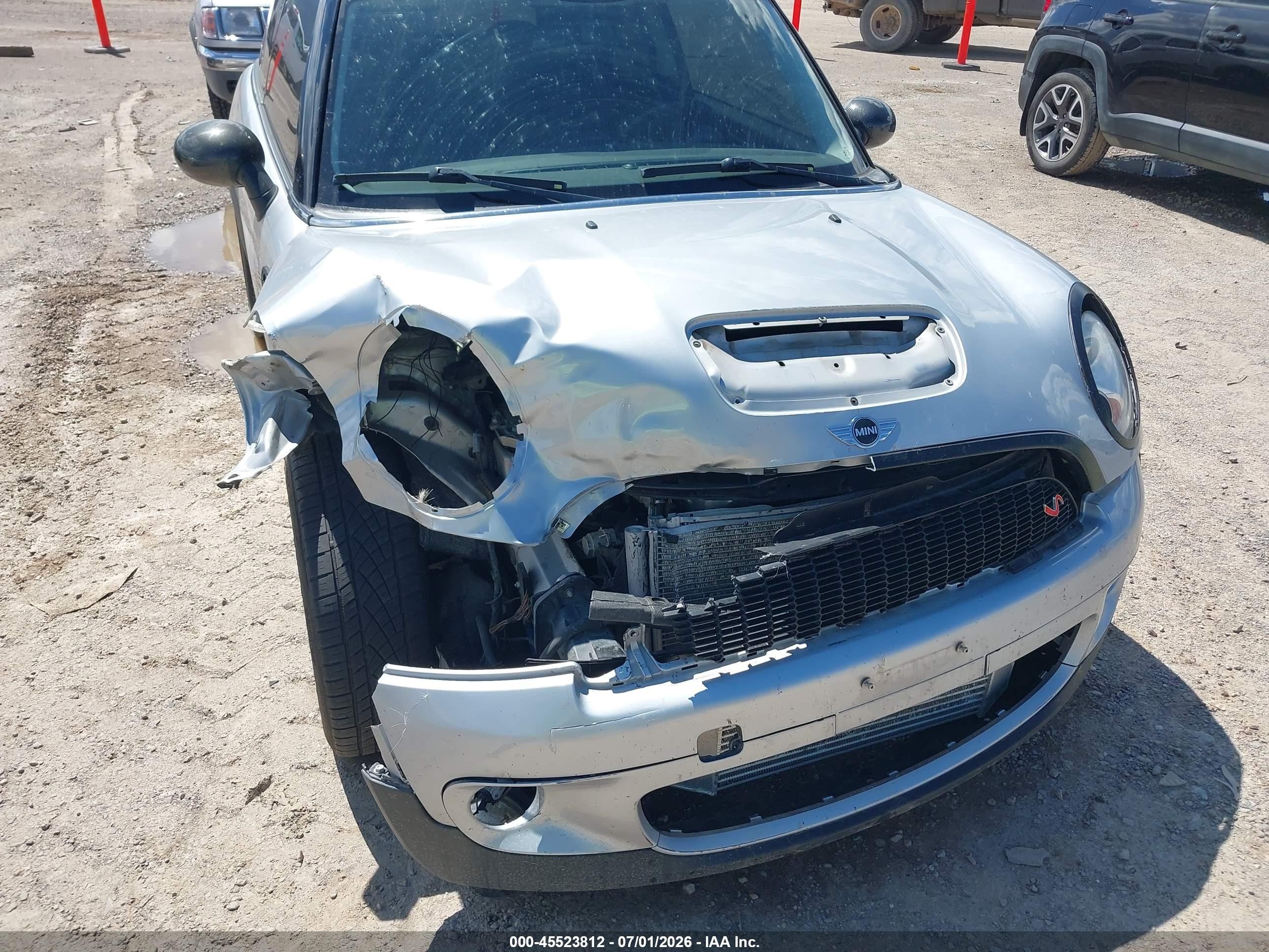 2009 Mini Cooper S   Серебряный vin: WMWMF73559TT94247