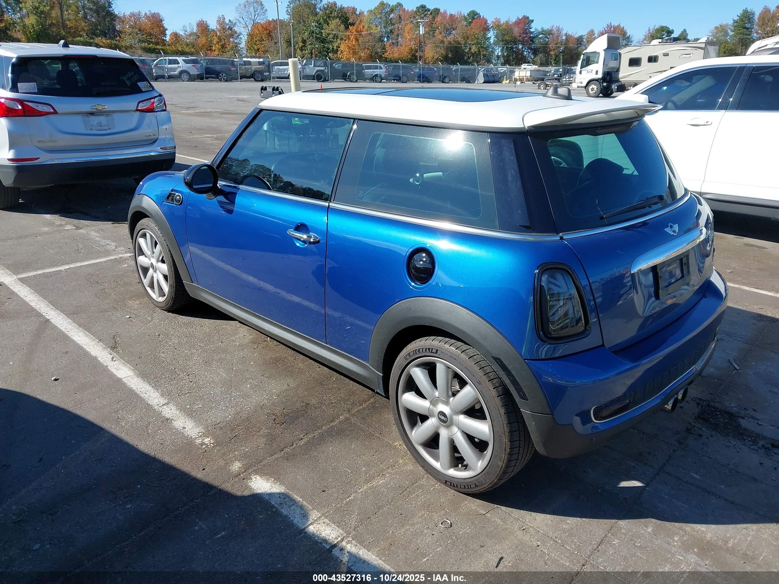 2007 Mini Cooper S   Blue vin: WMWMF73567TL87918