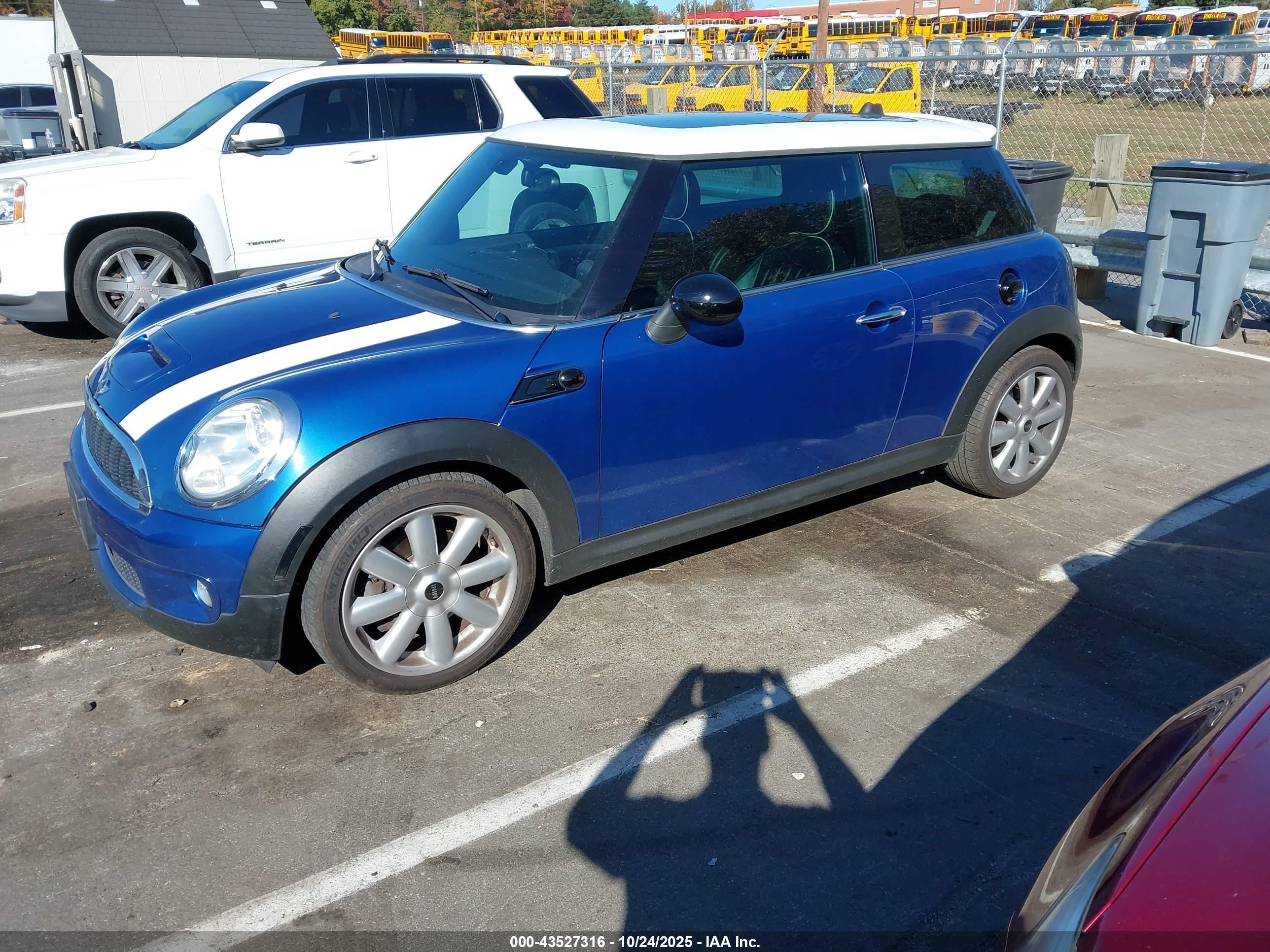 2007 Mini Cooper S   Blue vin: WMWMF73567TL87918