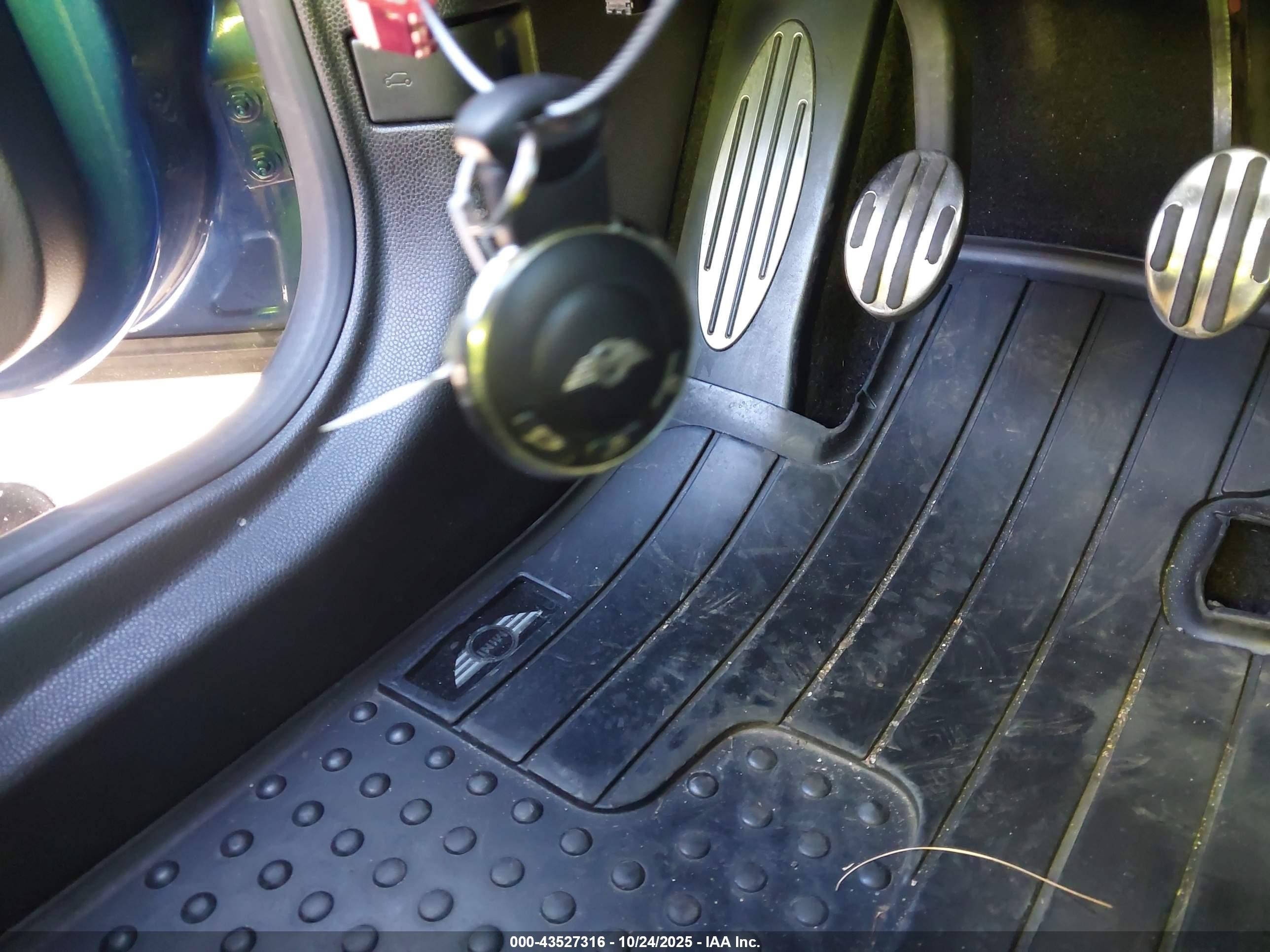 2007 Mini Cooper S   Blue vin: WMWMF73567TL87918