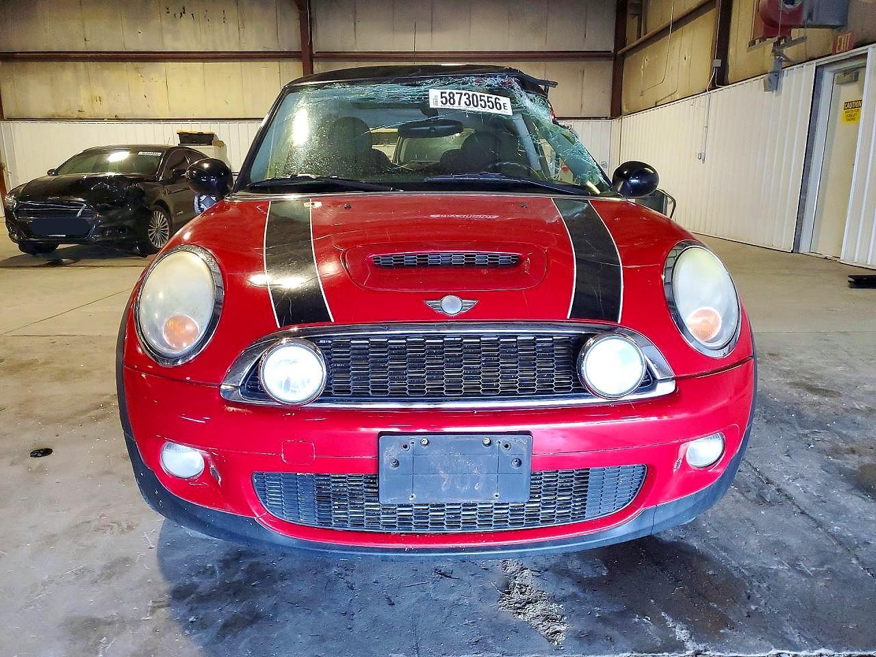 2009 Mini Cooper S Red vin: WMWMF73569TW87896