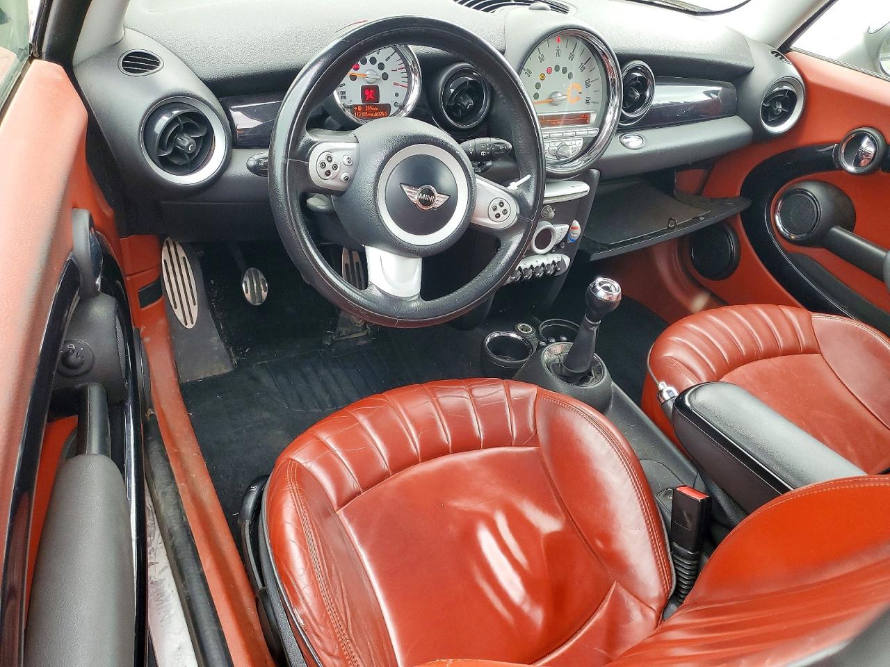 2007 Mini Cooper S Tan vin: WMWMF73577TL83361