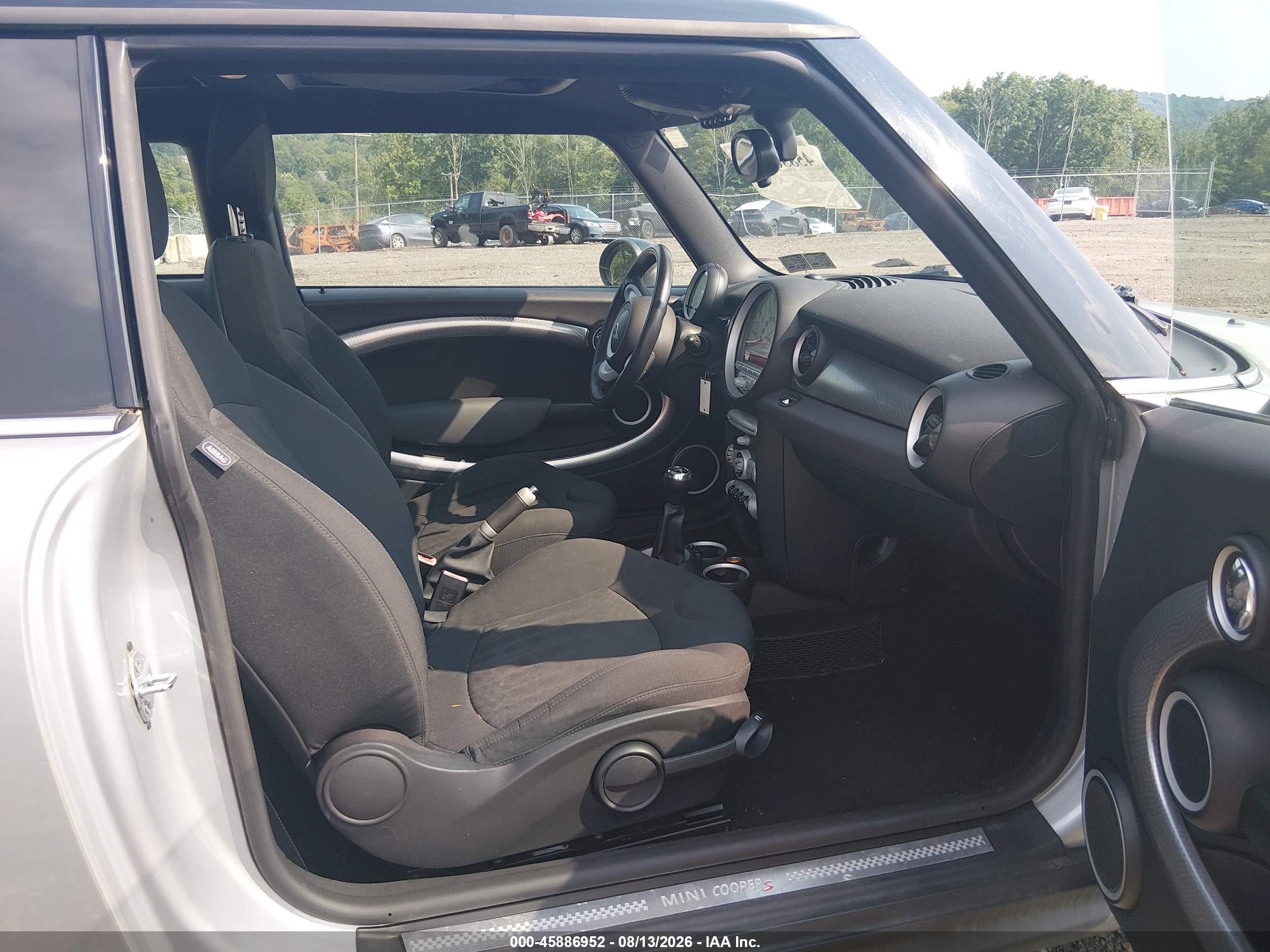 2008 Mini Cooper S   Серебряный vin: WMWMF73578TT86598