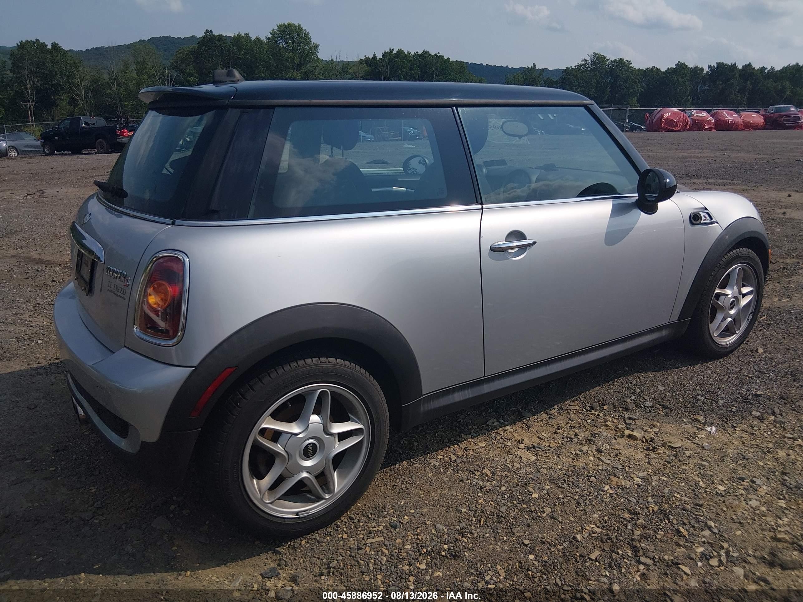 2008 Mini Cooper S   Серебряный vin: WMWMF73578TT86598