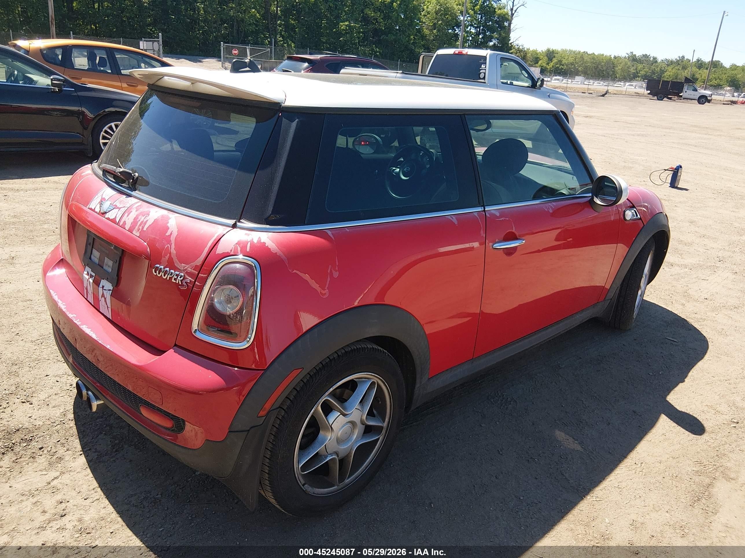 2008 Mini Cooper S   Red vin: WMWMF73578TV33941
