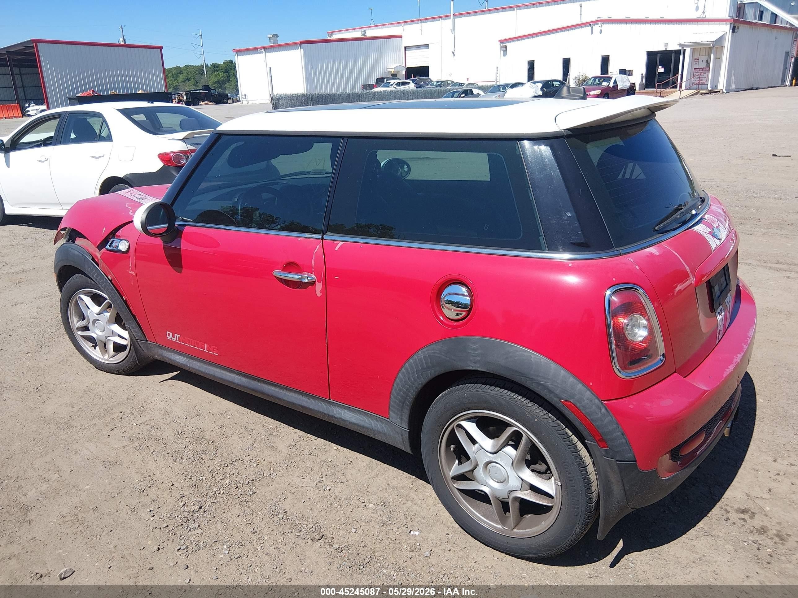 2008 Mini Cooper S   Red vin: WMWMF73578TV33941