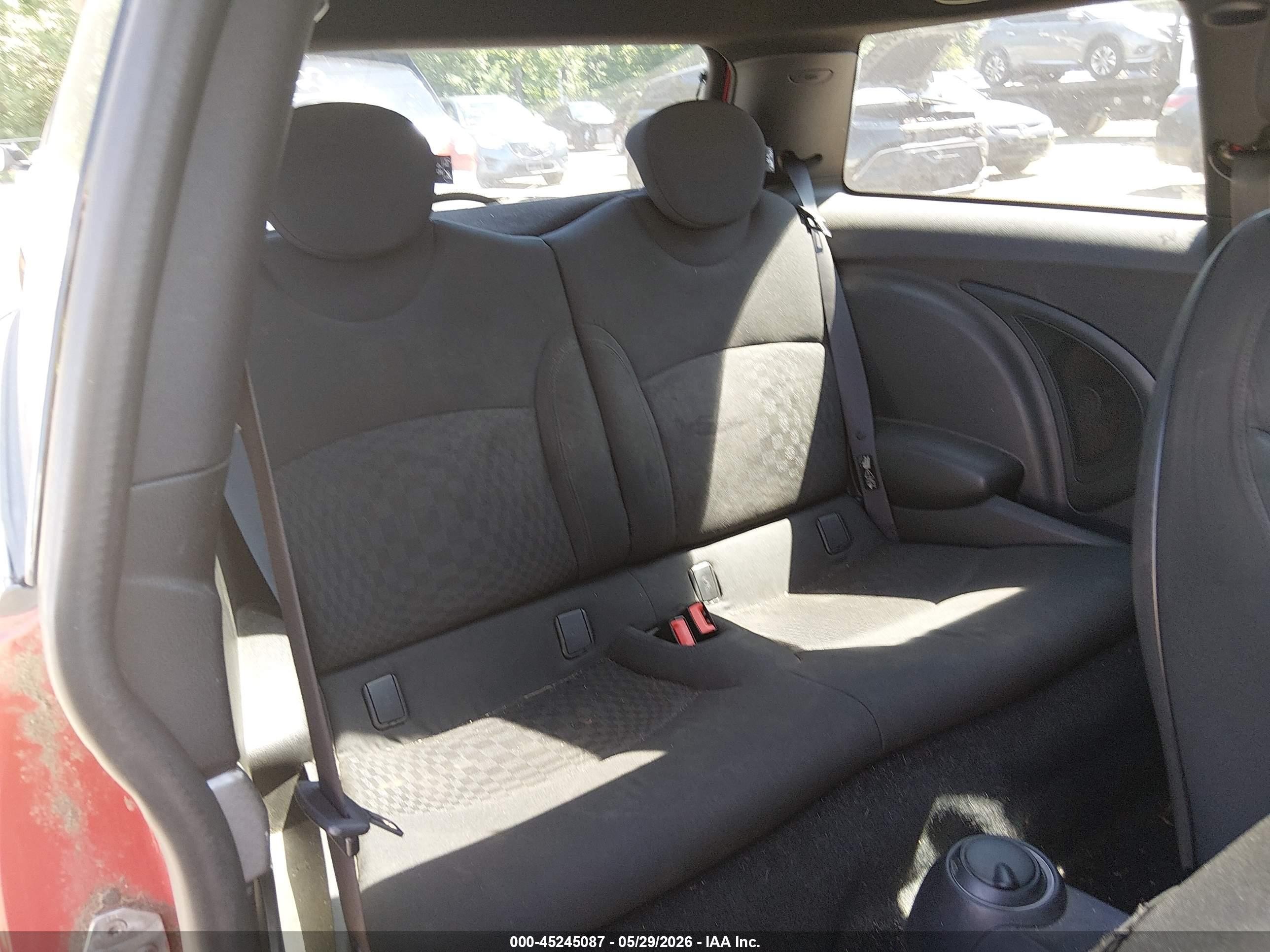 2008 Mini Cooper S   Red vin: WMWMF73578TV33941