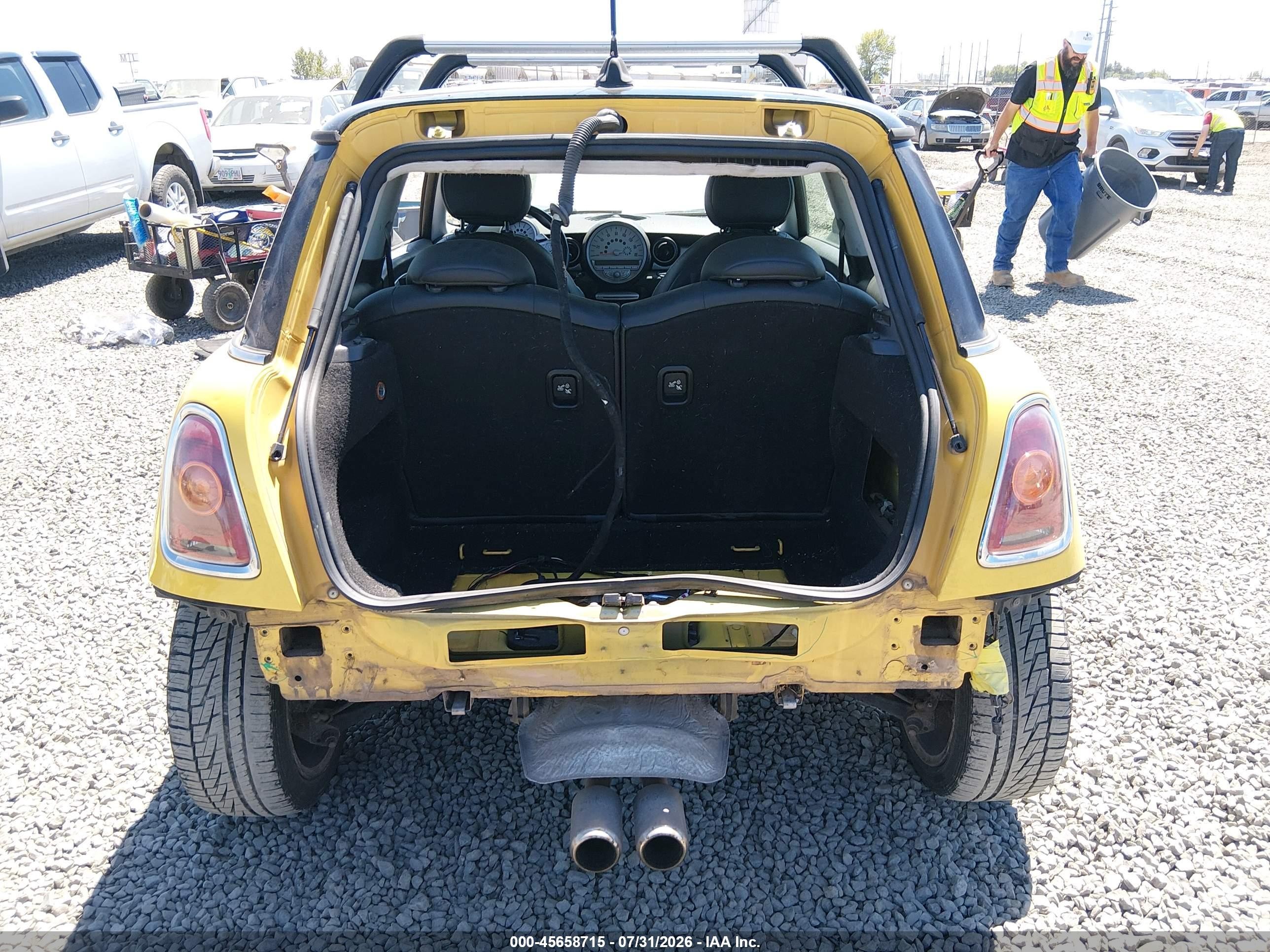 2009 Mini Cooper S Yellow vin: WMWMF73579TW87728