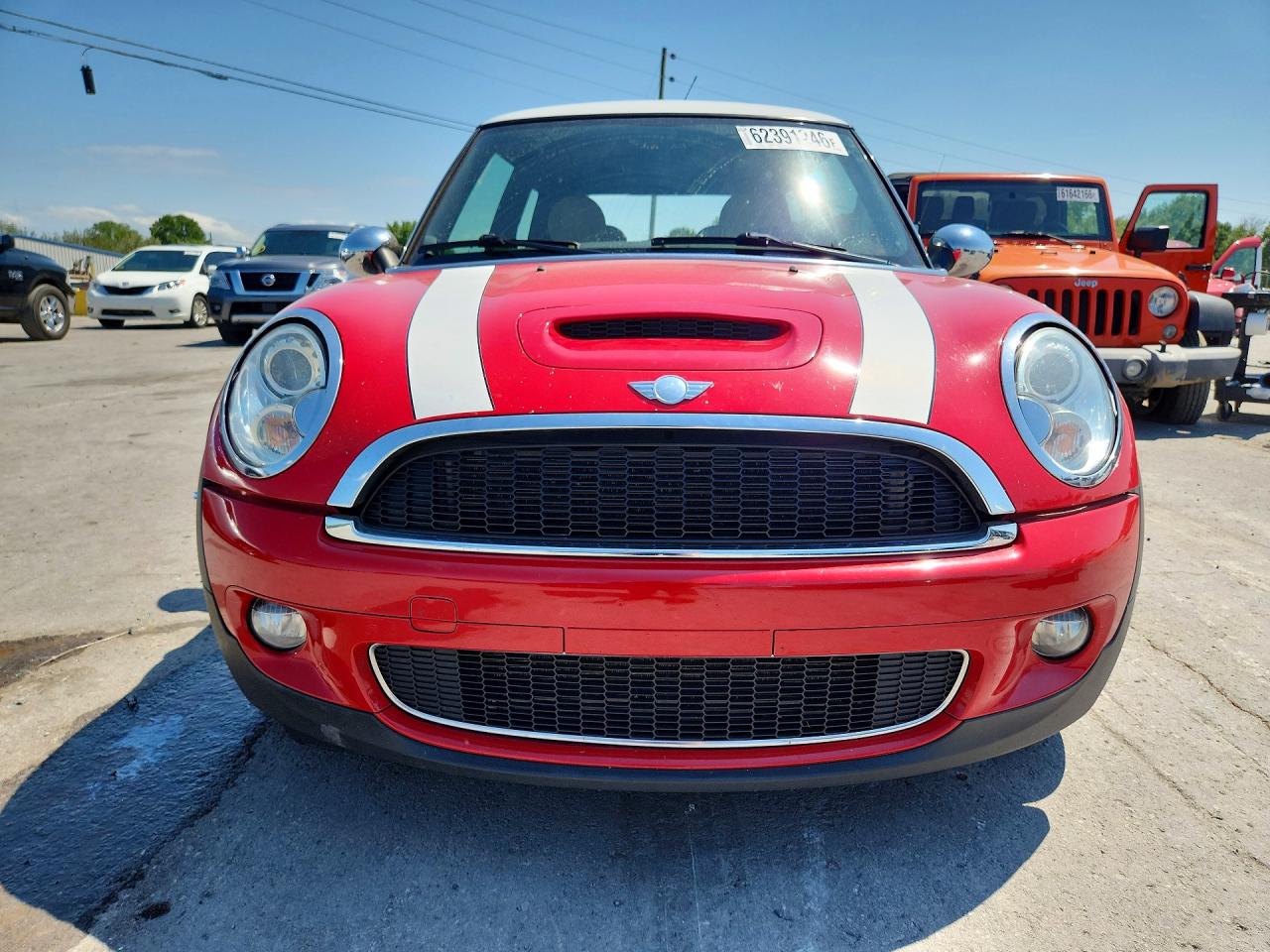 2007 Mini Cooper S Red vin: WMWMF73587TT84258