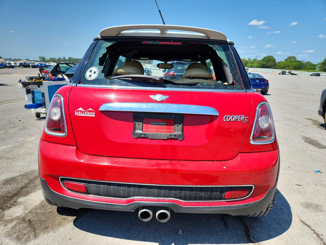 2007 Mini Cooper S Red vin: WMWMF73587TT84258
