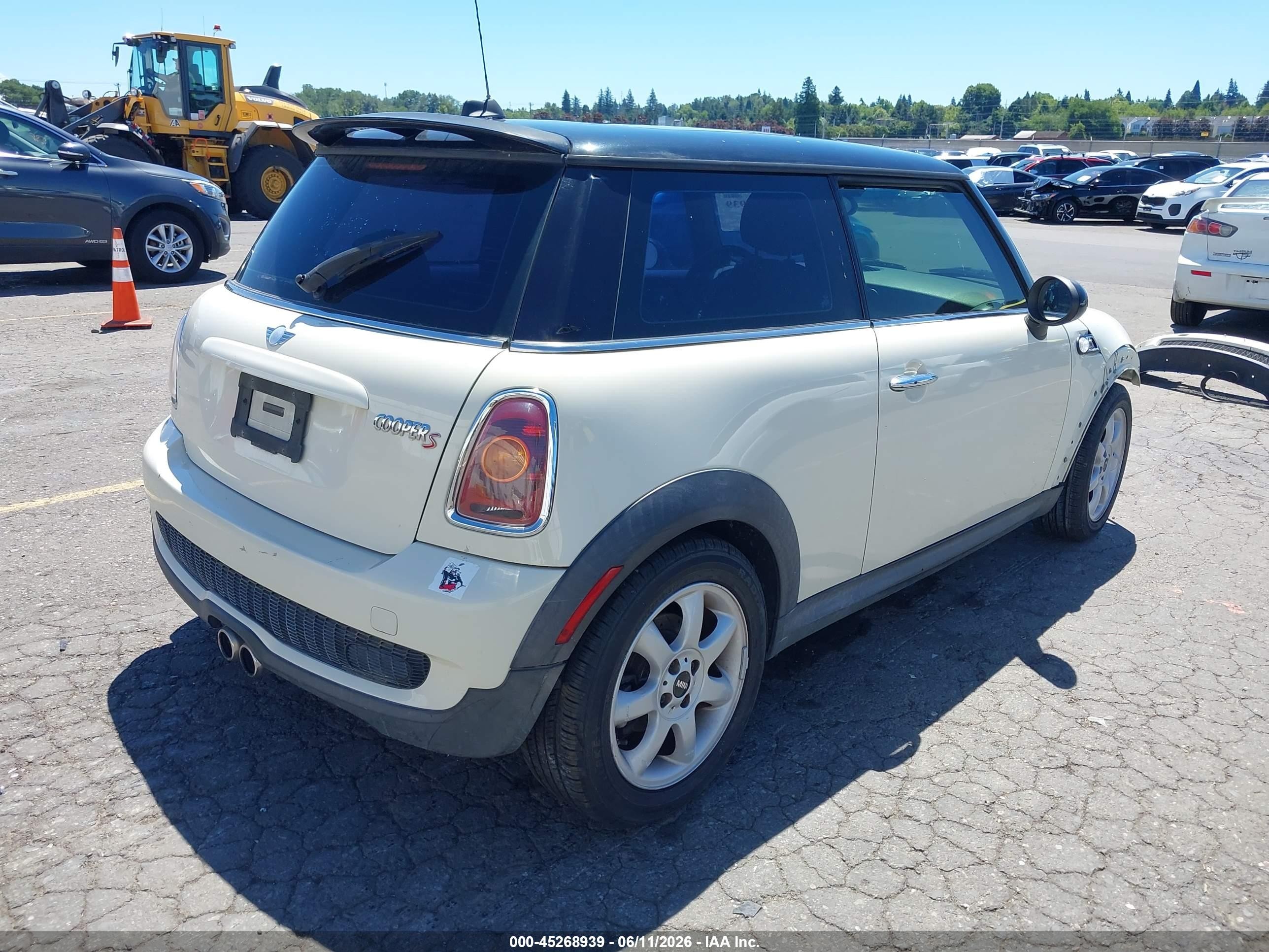2008 Mini Cooper S   Cream vin: WMWMF73588TV35116