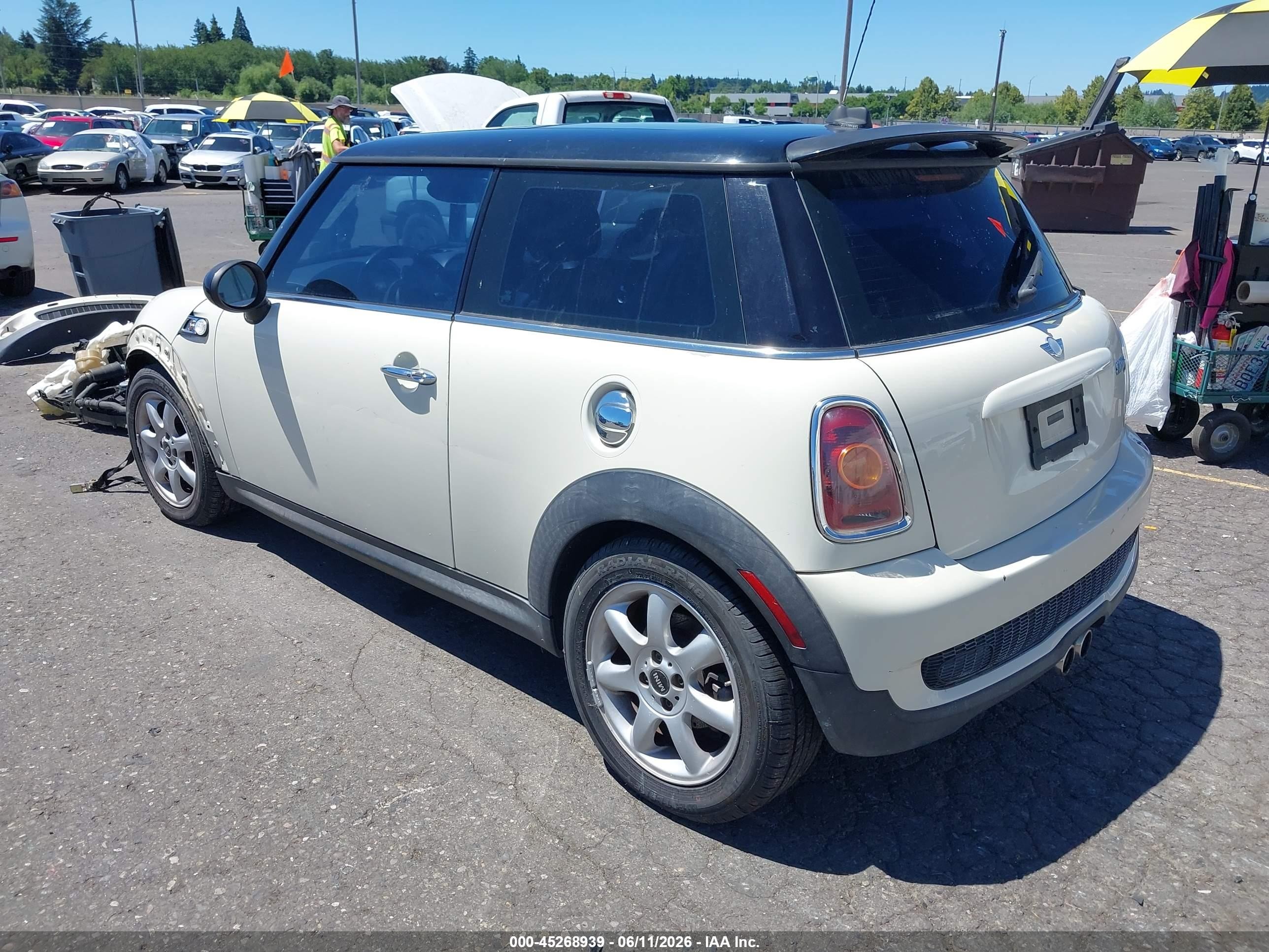 2008 Mini Cooper S   Cream vin: WMWMF73588TV35116