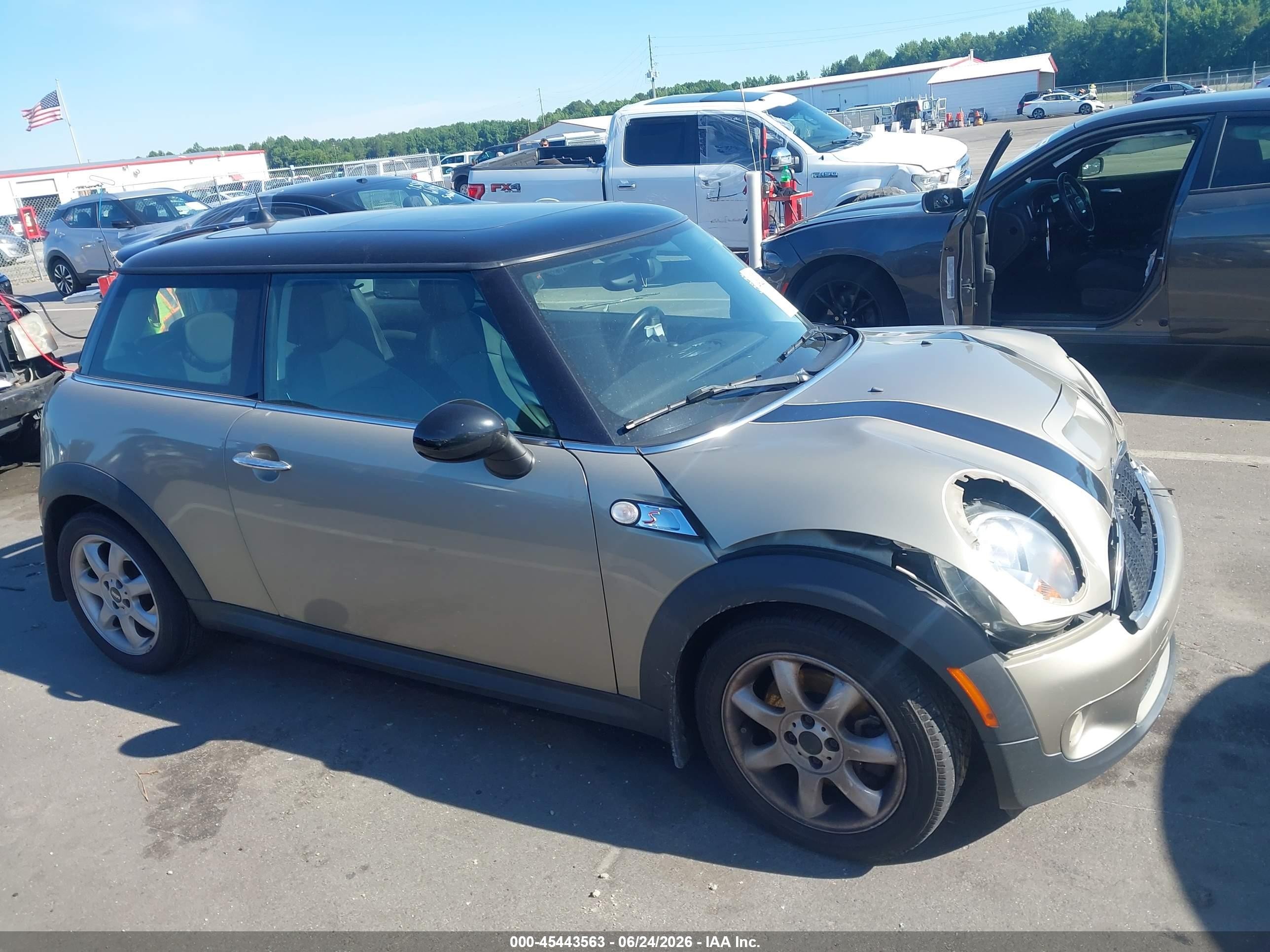 2009 Mini Cooper S   Gray vin: WMWMF73589TW86216