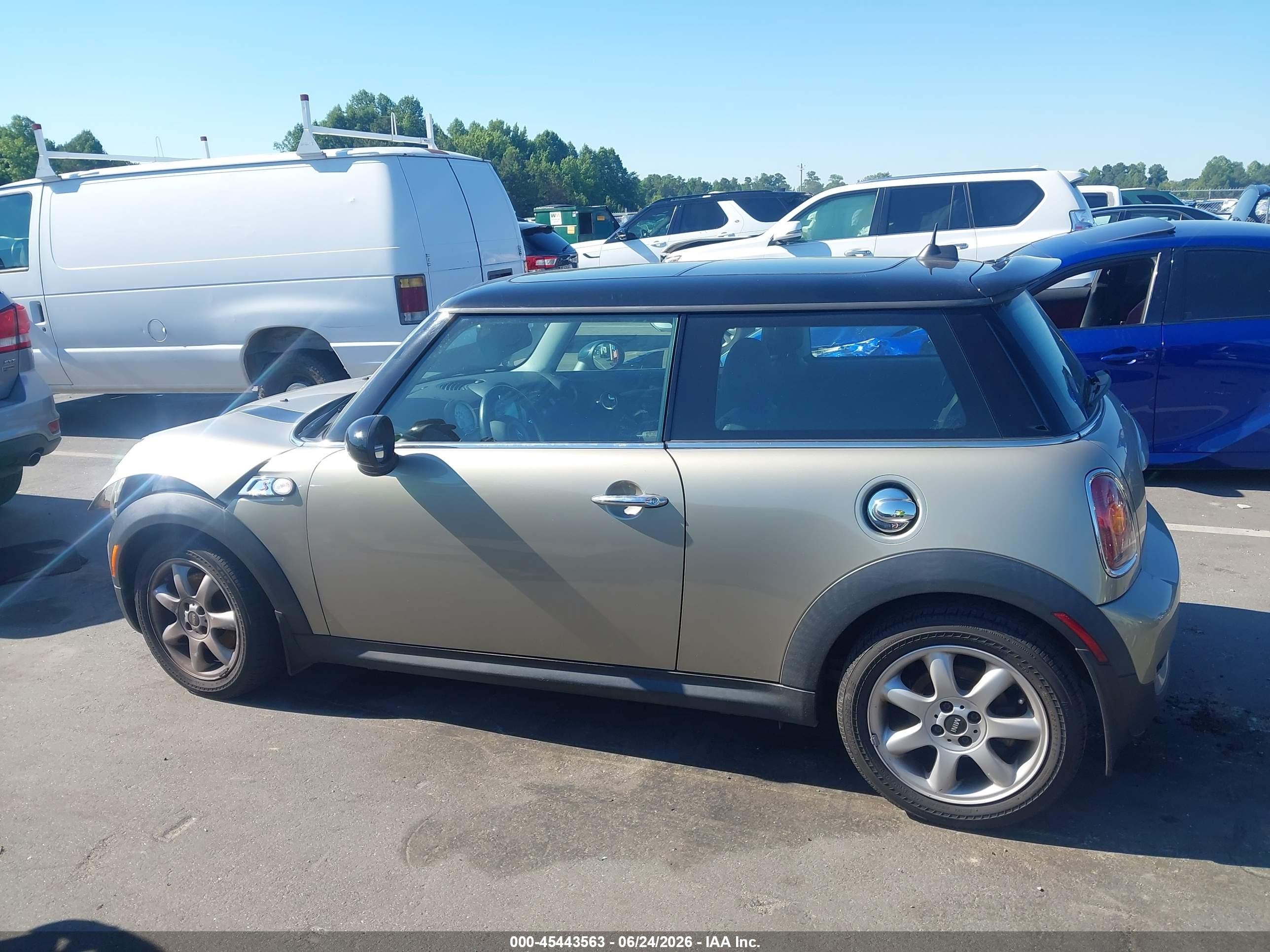 2009 Mini Cooper S   Gray vin: WMWMF73589TW86216