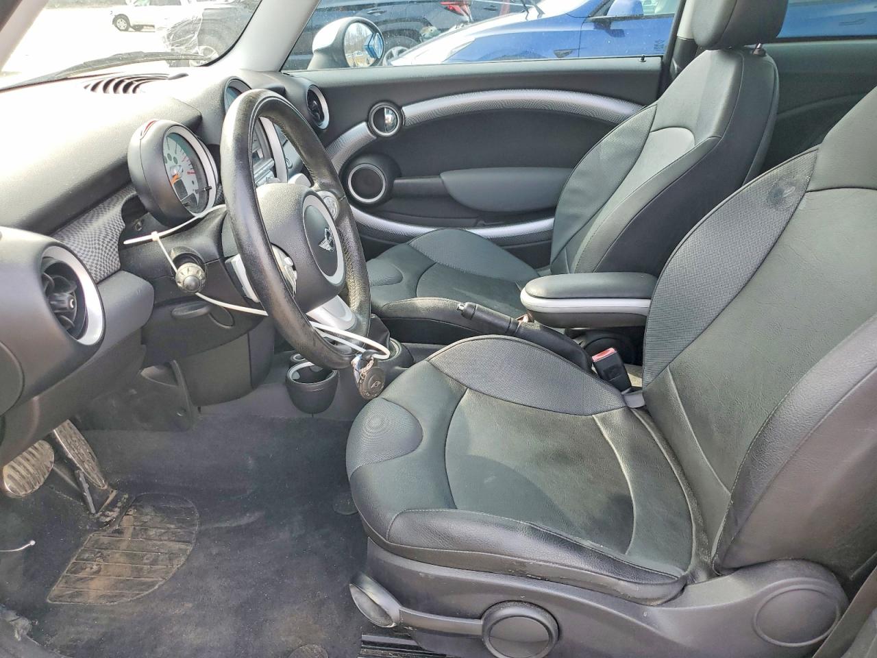 2009 Mini Cooper S Blue vin: WMWMF73589TW87141