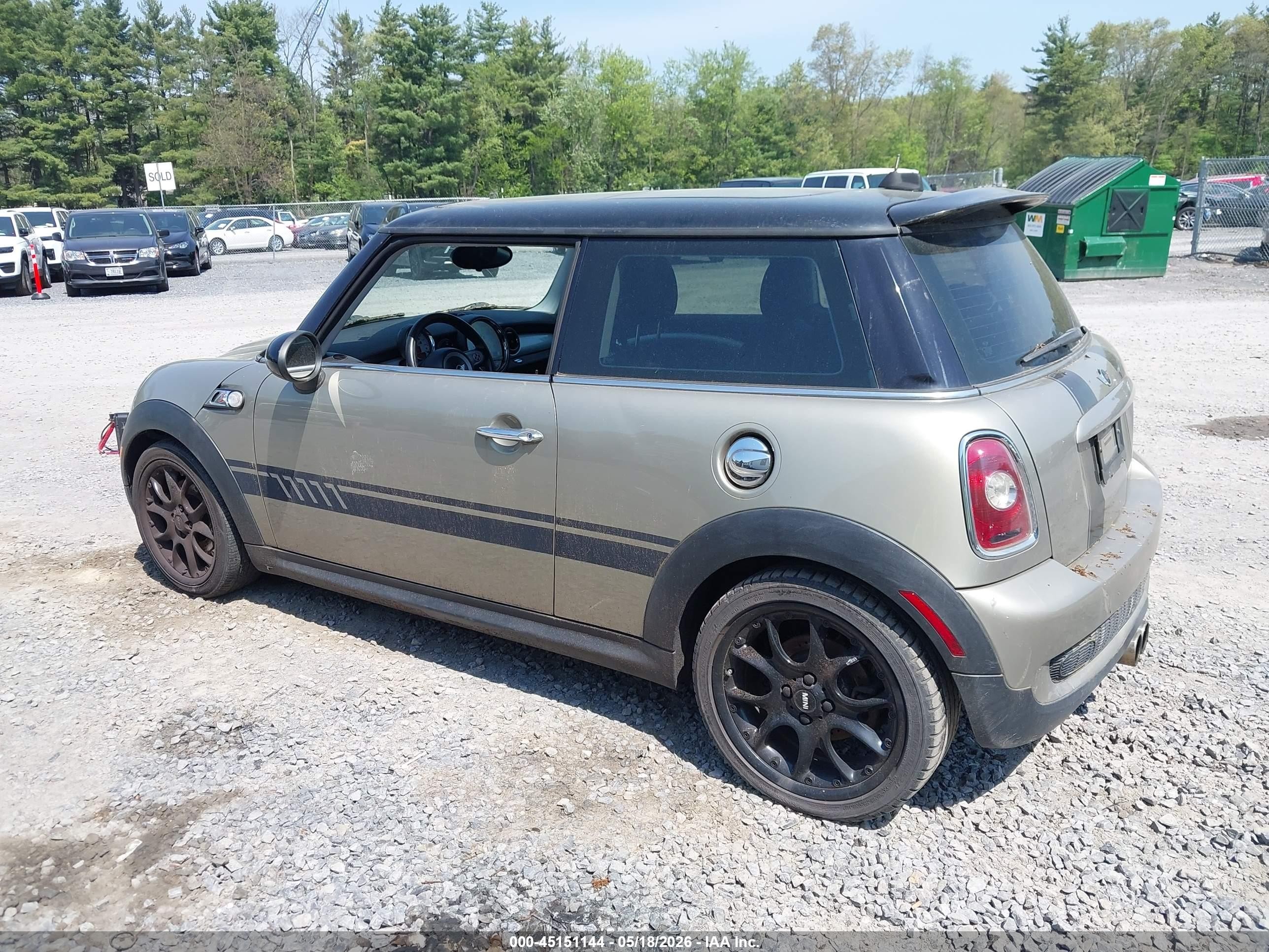 2007 Mini Cooper S Silver vin: WMWMF73597TL85953