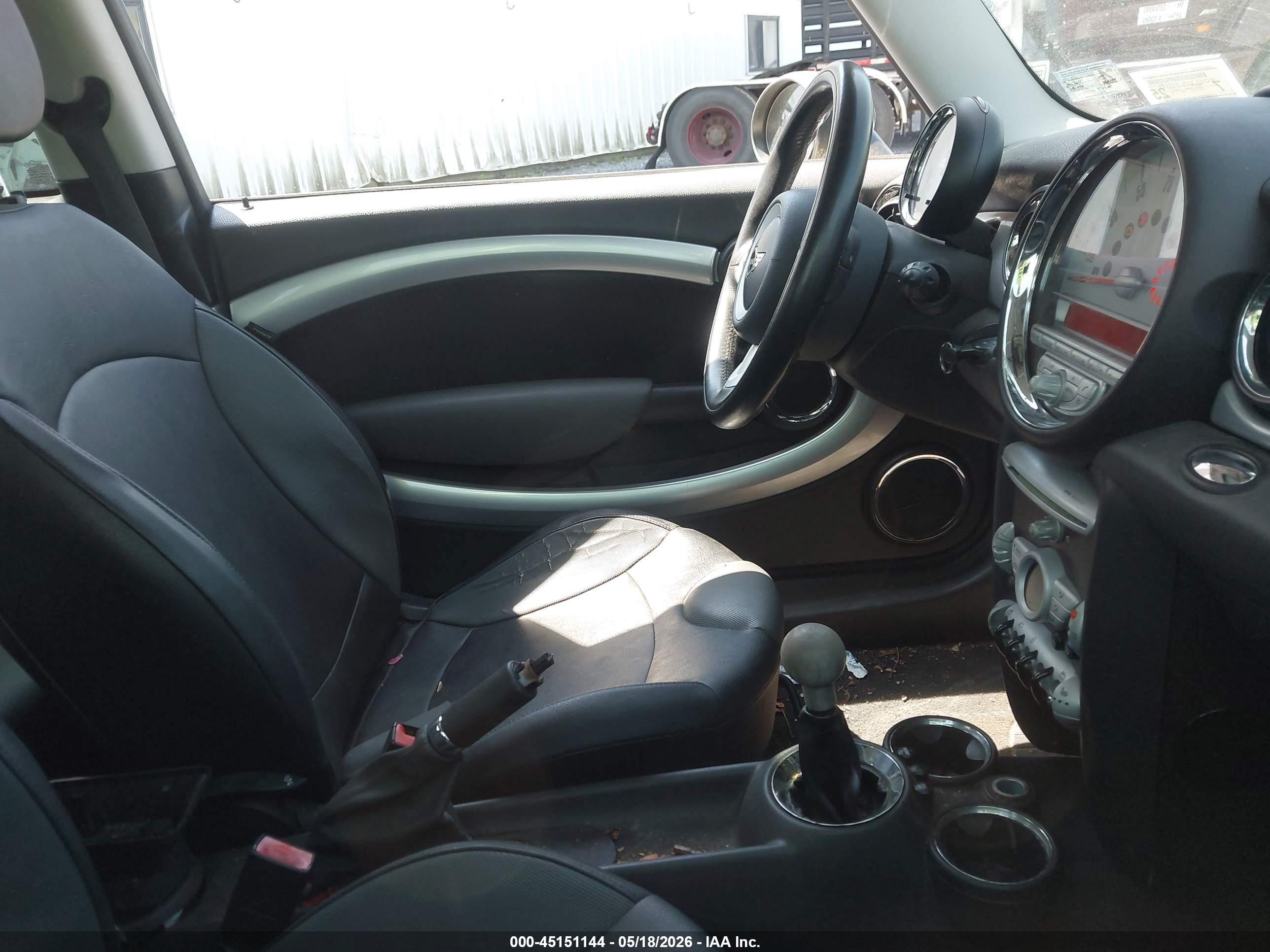 2007 Mini Cooper S Silver vin: WMWMF73597TL85953