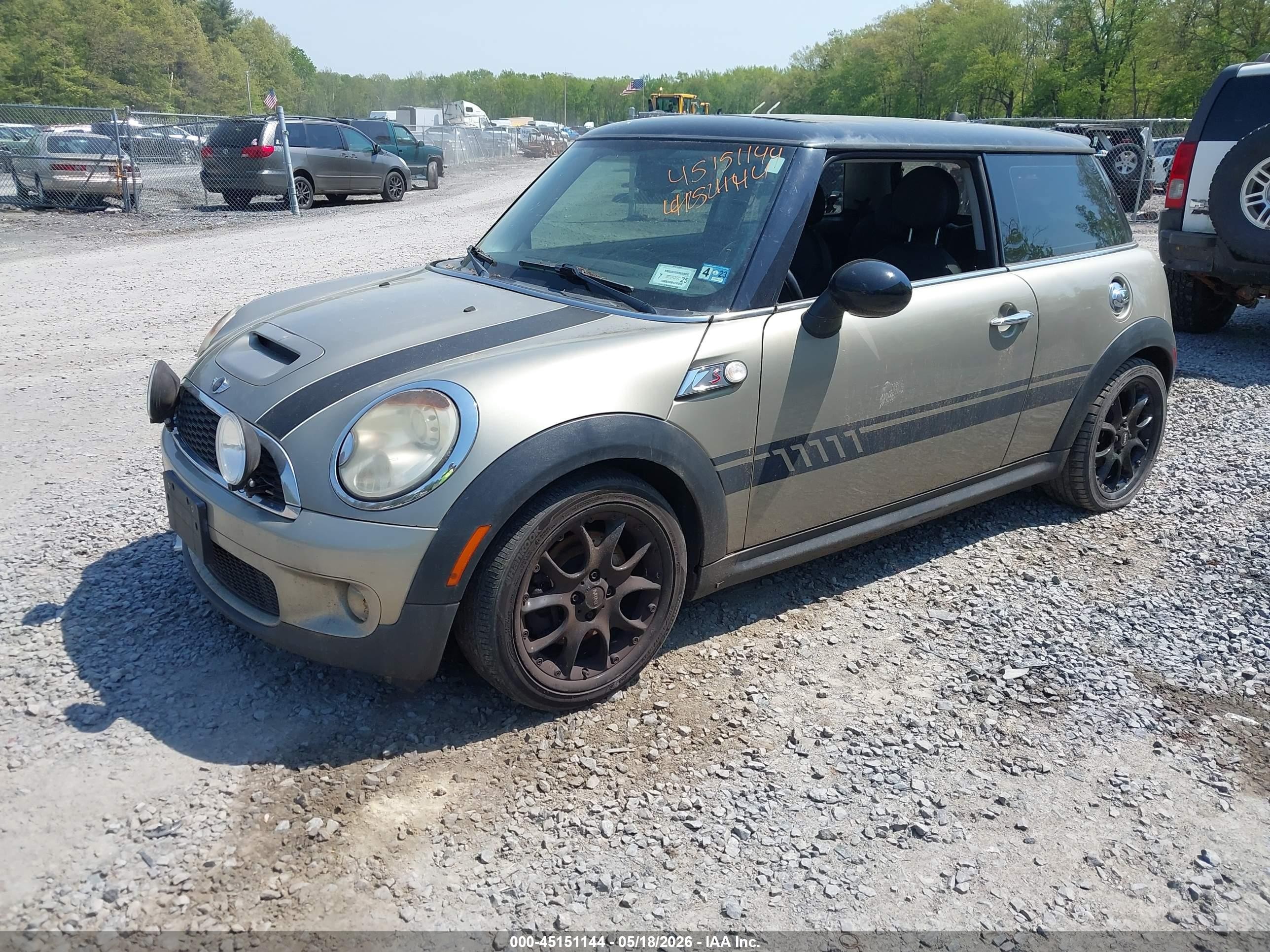 2007 Mini Cooper S Silver vin: WMWMF73597TL85953