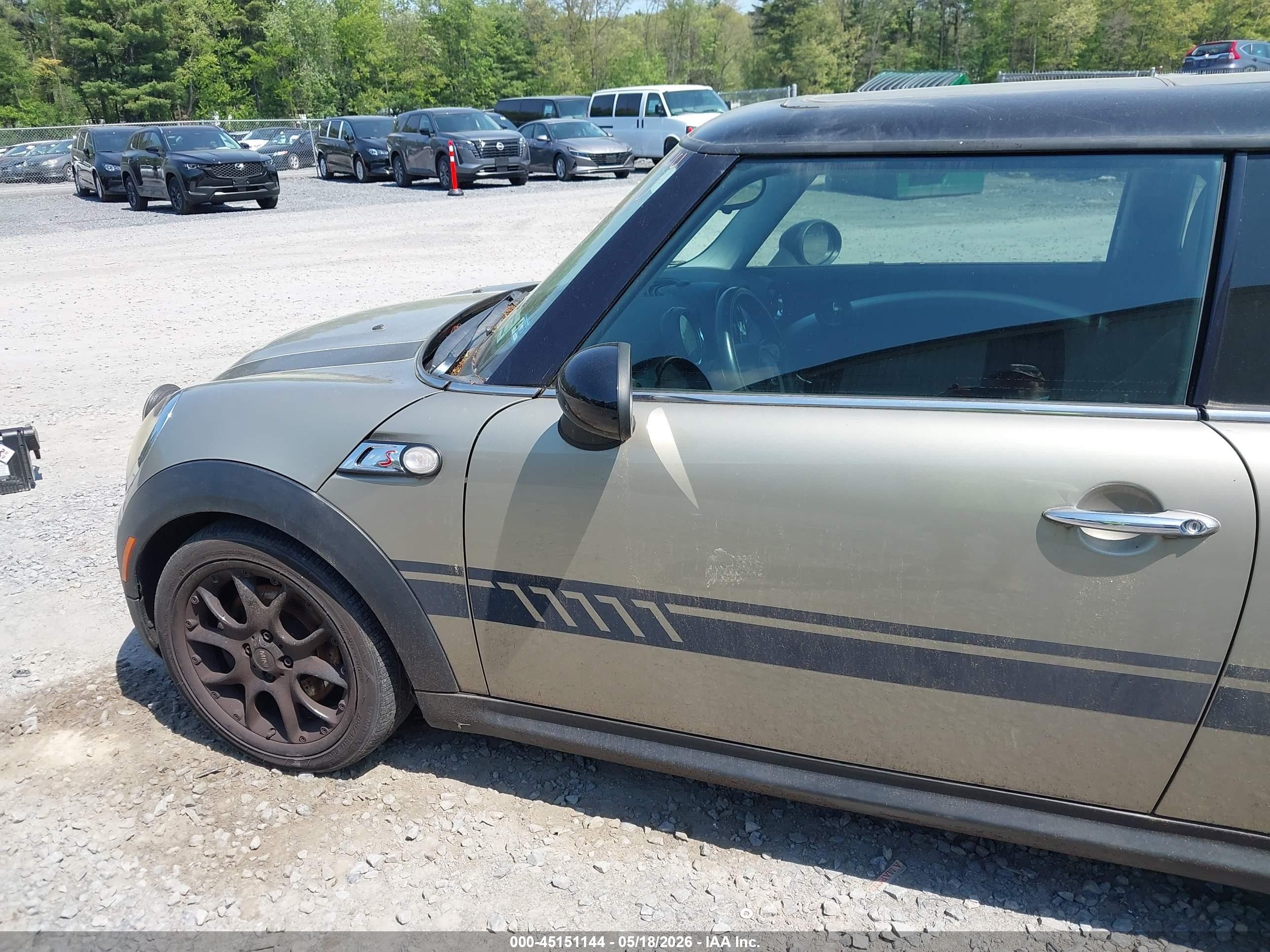 2007 Mini Cooper S Silver vin: WMWMF73597TL85953