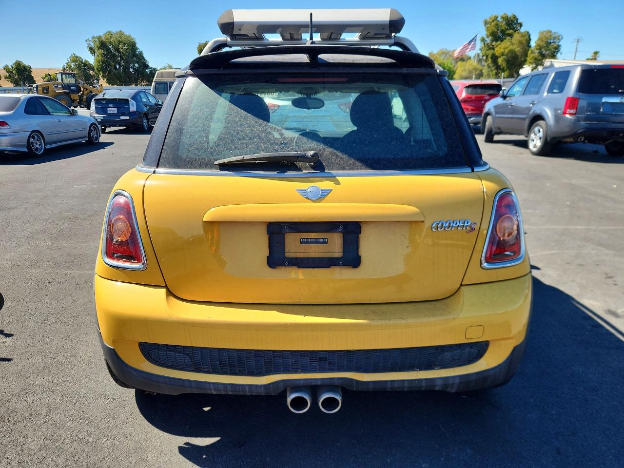 2007 Mini Cooper S Yellow vin: WMWMF73597TT83278