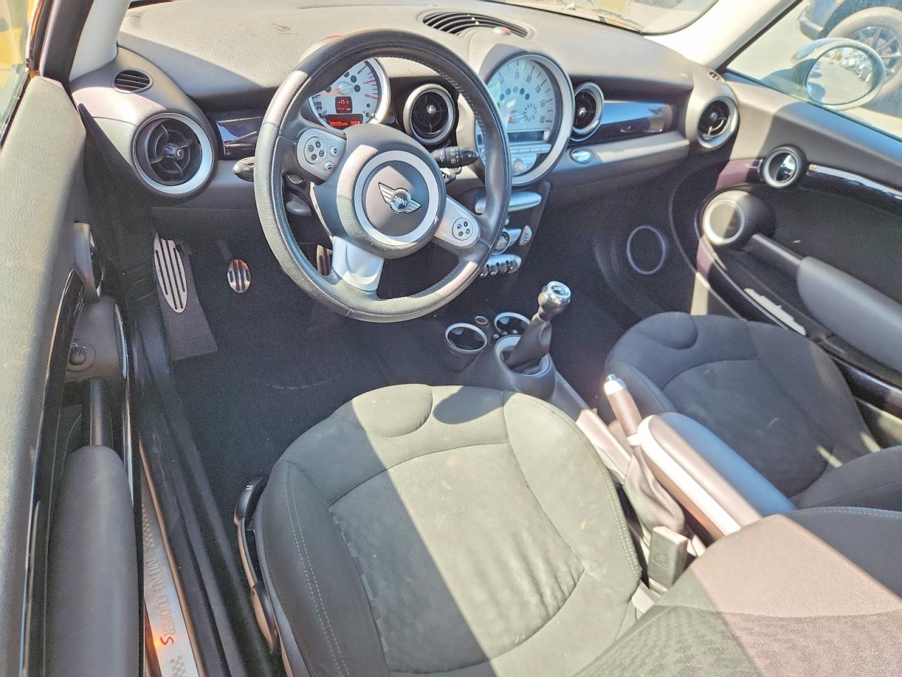 2007 Mini Cooper S Yellow vin: WMWMF73597TT83278