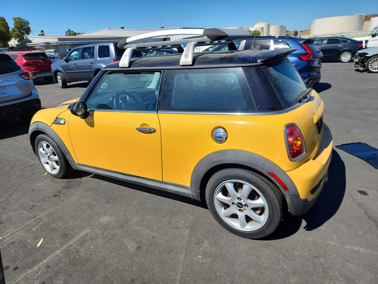 2007 Mini Cooper S Yellow vin: WMWMF73597TT83278