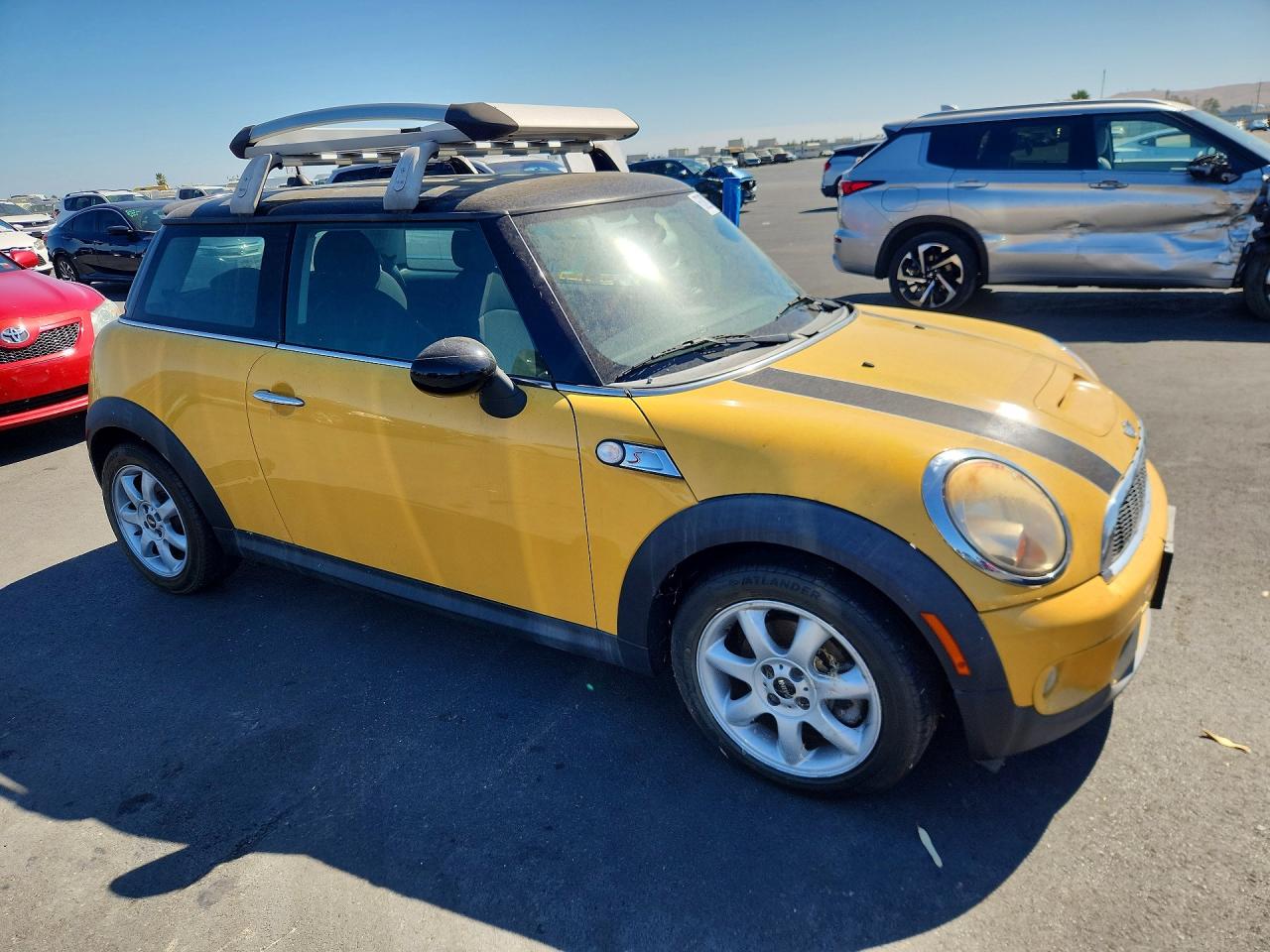 2007 Mini Cooper S Yellow vin: WMWMF73597TT83278