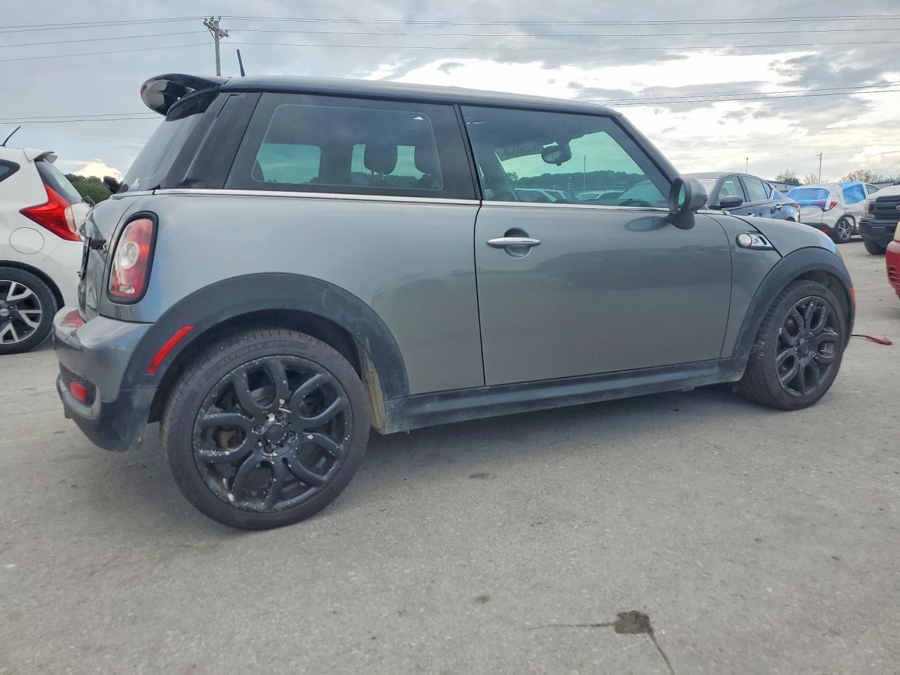 2008 Mini Cooper S Gray vin: WMWMF73598TT86697