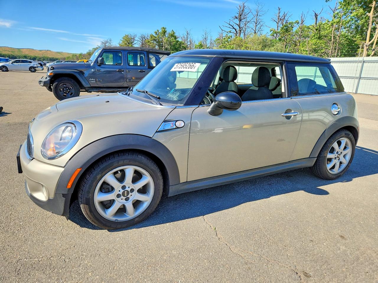 2008 Mini Cooper S Silver vin: WMWMF73598TT90233