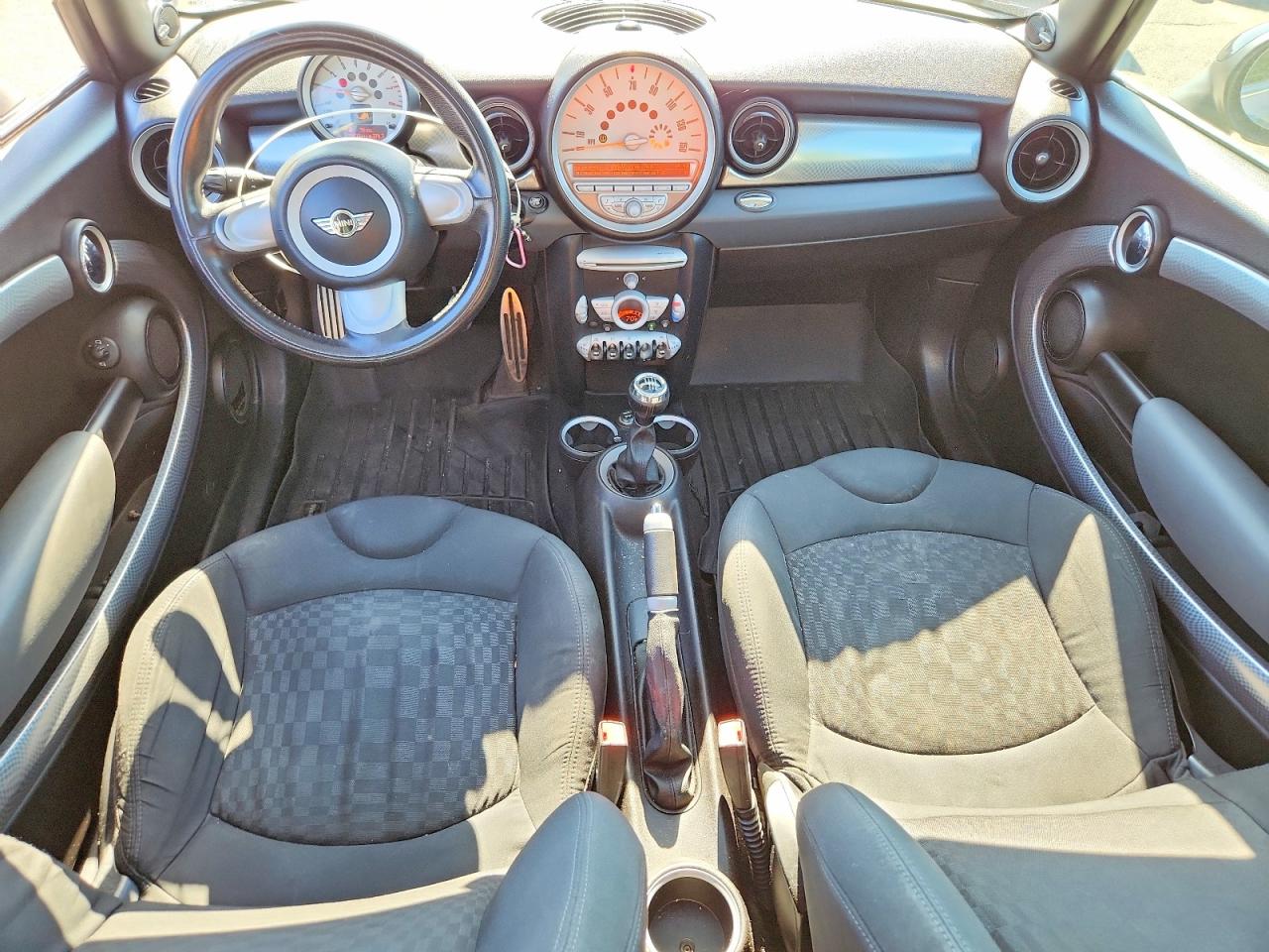2008 Mini Cooper S Silver vin: WMWMF73598TT90233