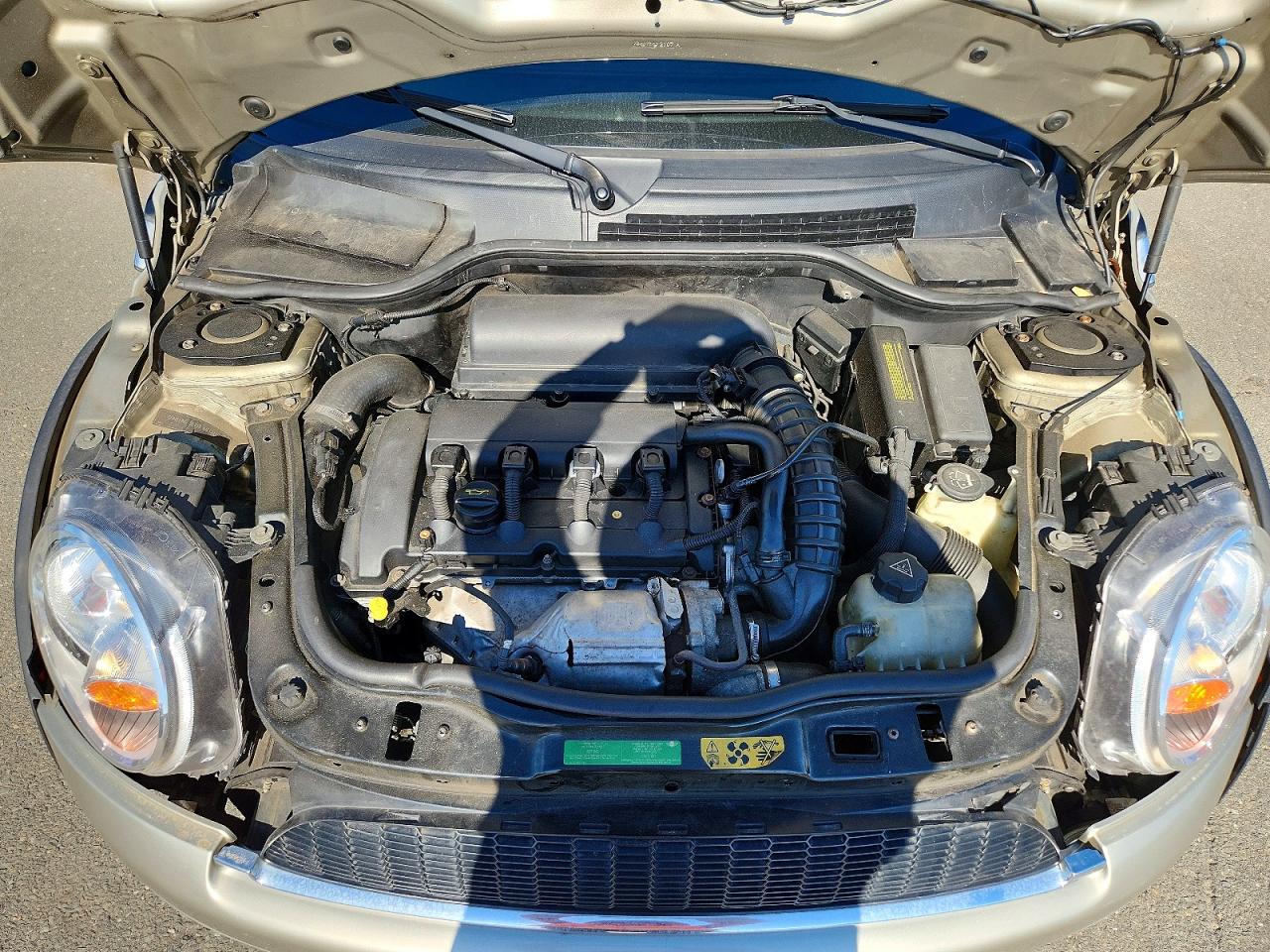 2008 Mini Cooper S Silver vin: WMWMF73598TT90233