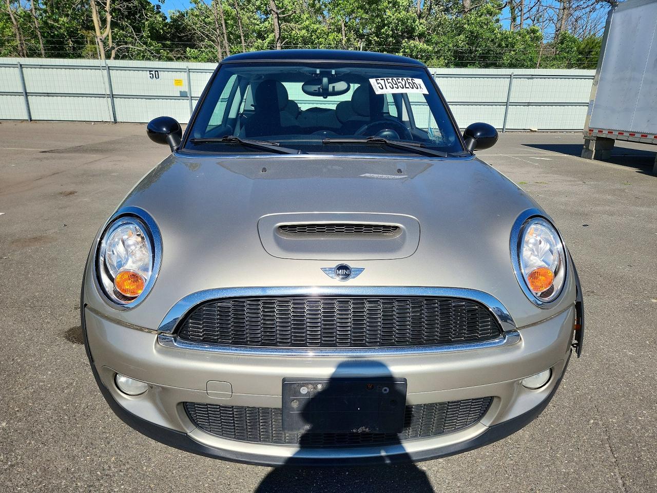 2008 Mini Cooper S Silver vin: WMWMF73598TT90233